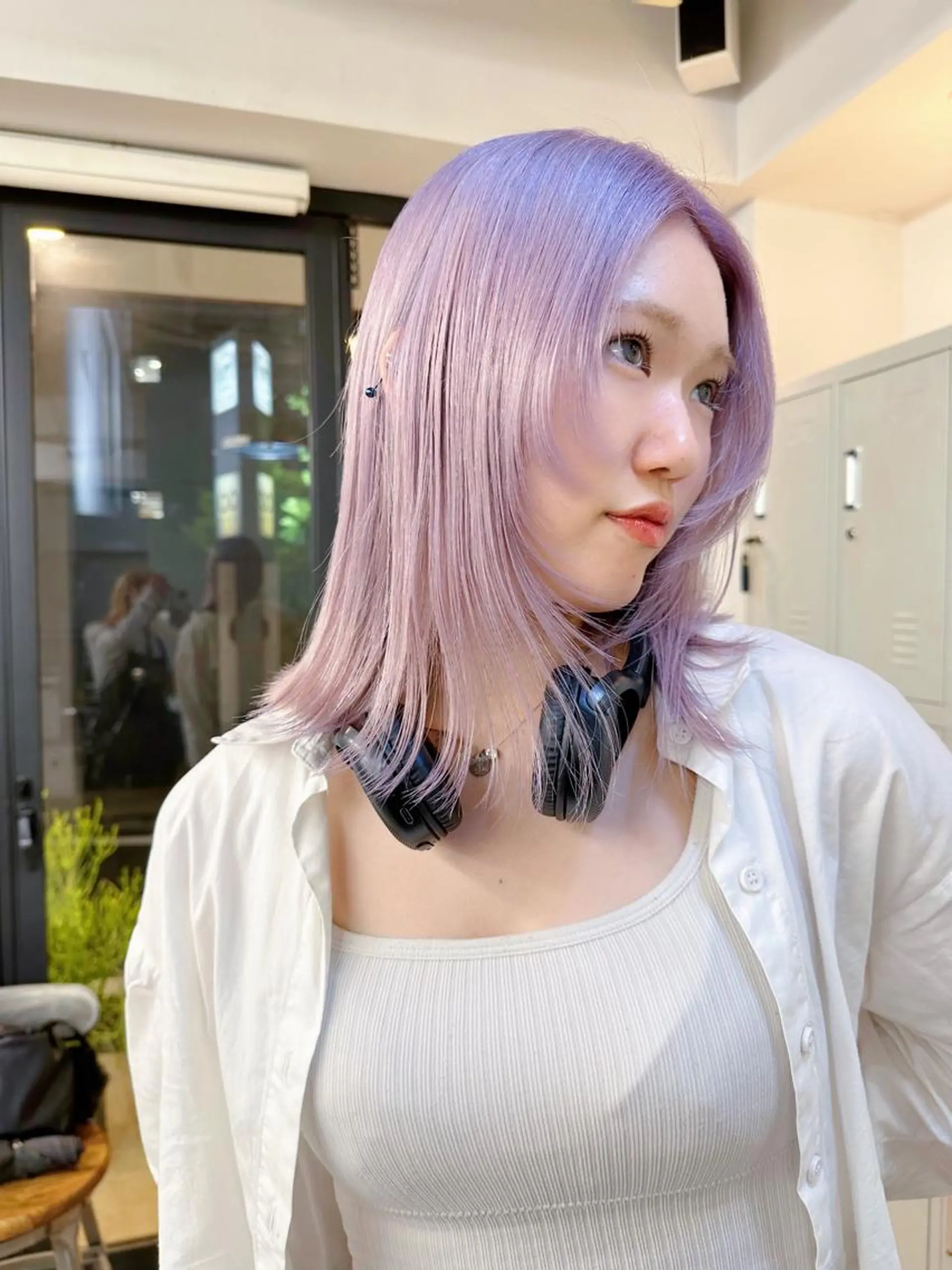 ミディアム カラー ヘアアレンジ ラベンダーカラー 顔まわりレイヤー 顔周りカット レイヤーカット カット ヘアセット flamme Annaのヘアスタイル