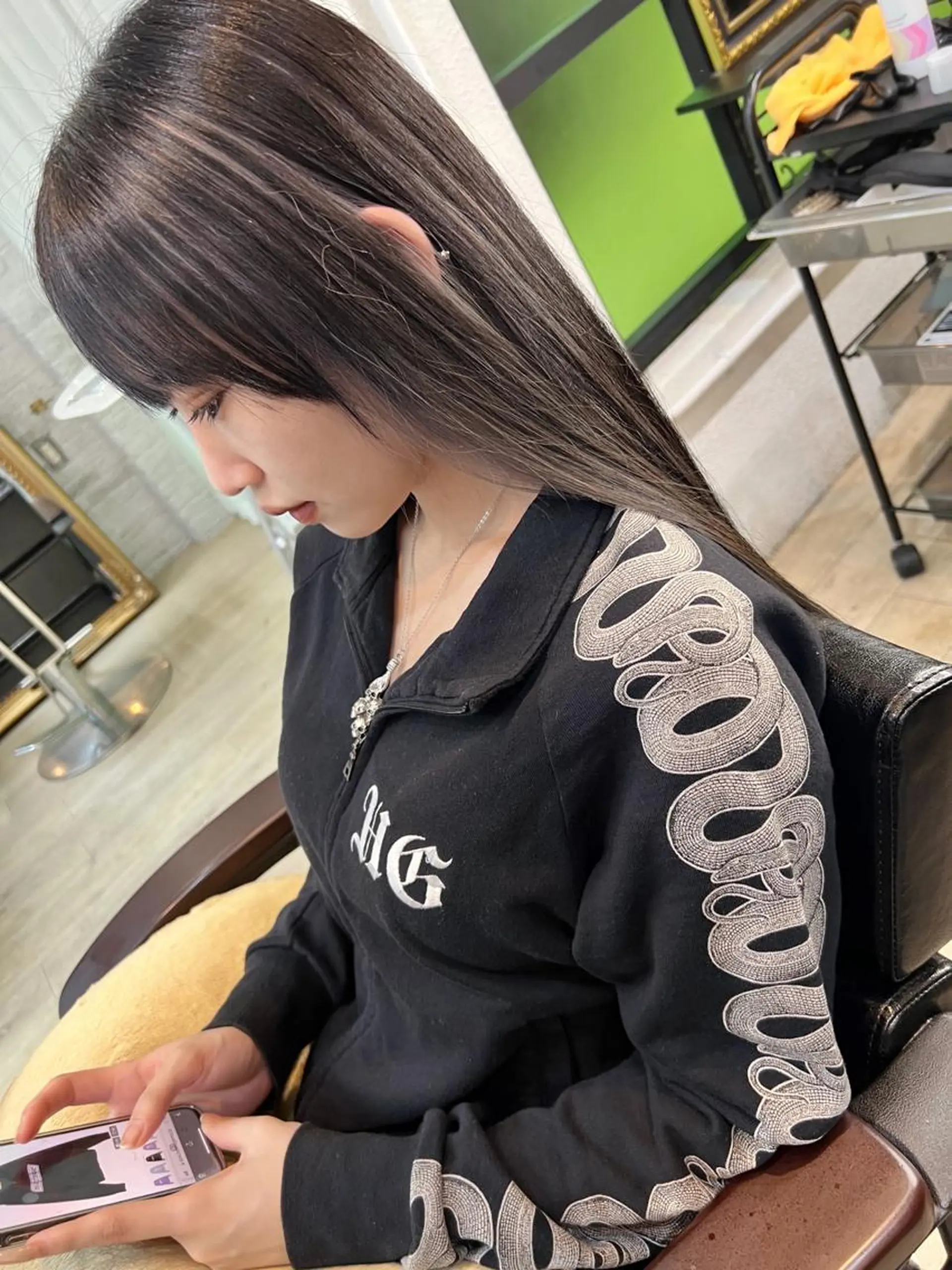 セミロング ヘアカラー トリートメント 髪質改善美髪特化 ルイス奈良のヘアスタイル