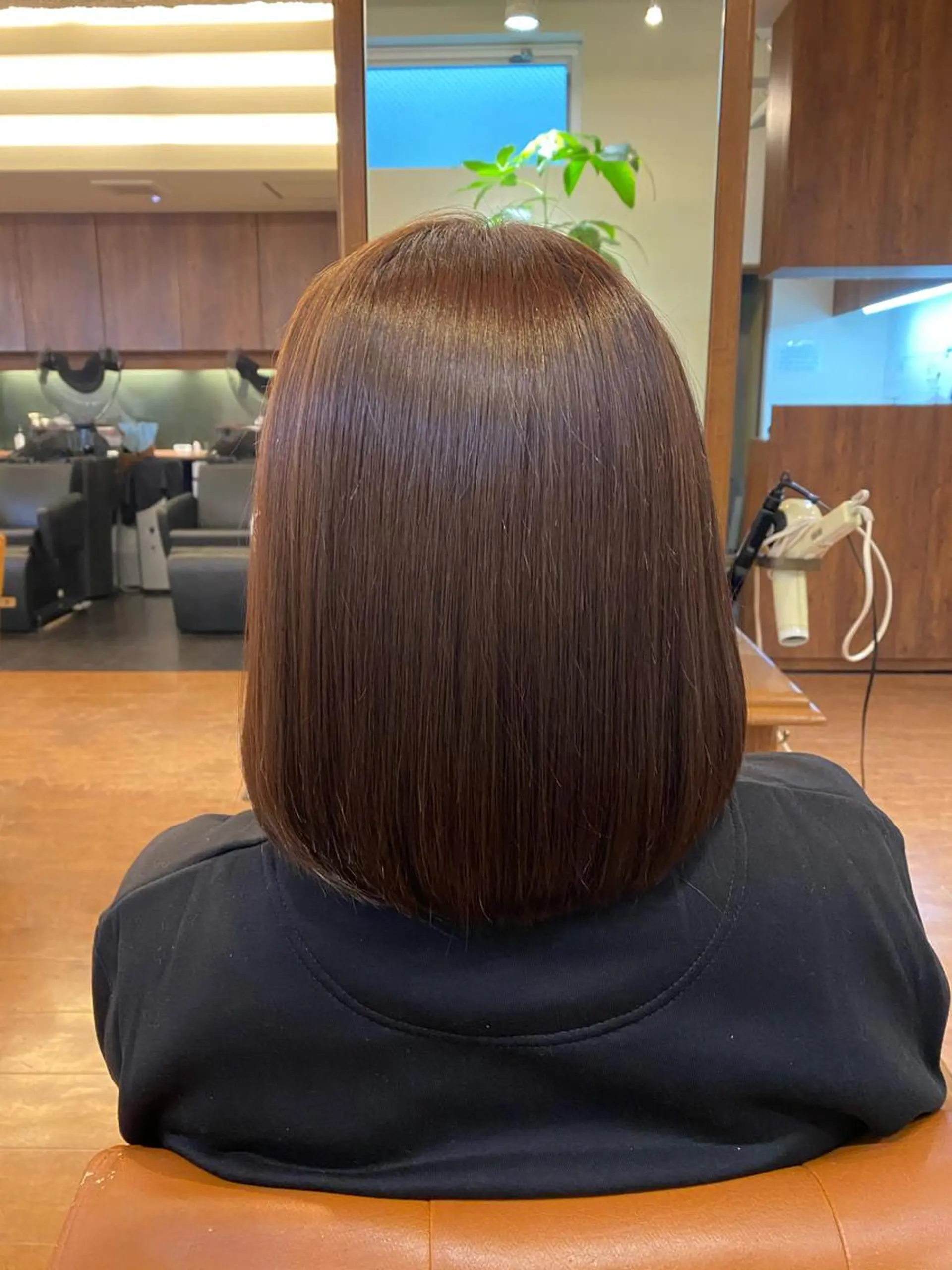 セミロング カラー Eri .のヘアスタイル