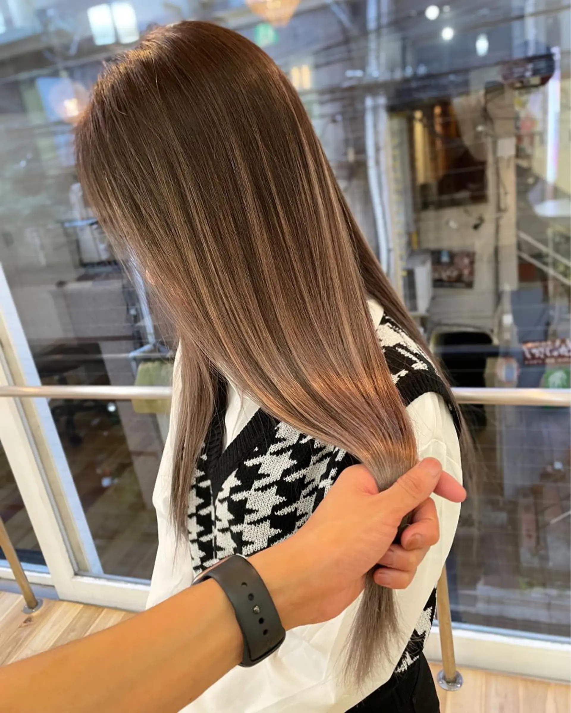 ロング カラー バレイヤージュ レイヤーカット ヘアカラー トリートメント Tao所属・藤川 大智のヘアスタイル