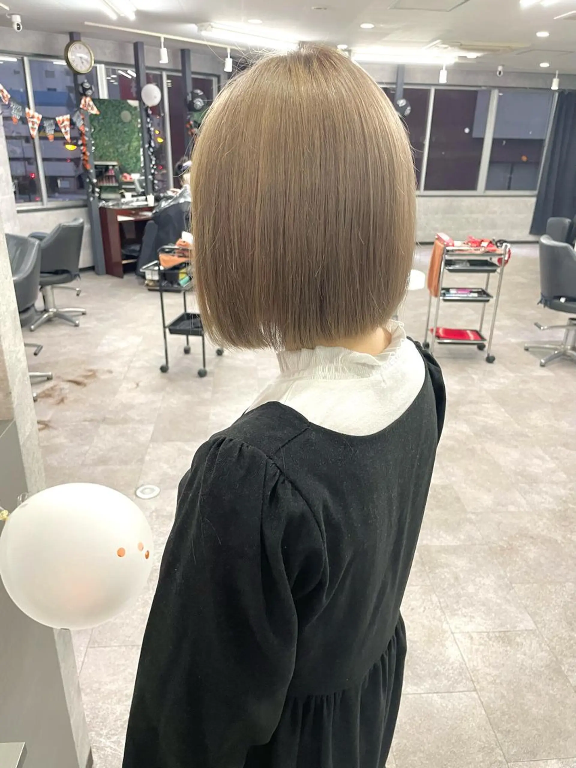 ショート カラー シールエクステ ブリーチ ケアブリーチ ダブルカラー ハイトーンカラー ヘアカラー トリートメント ブリーチエクステ 🎩カズキ🎩のヘアスタイル