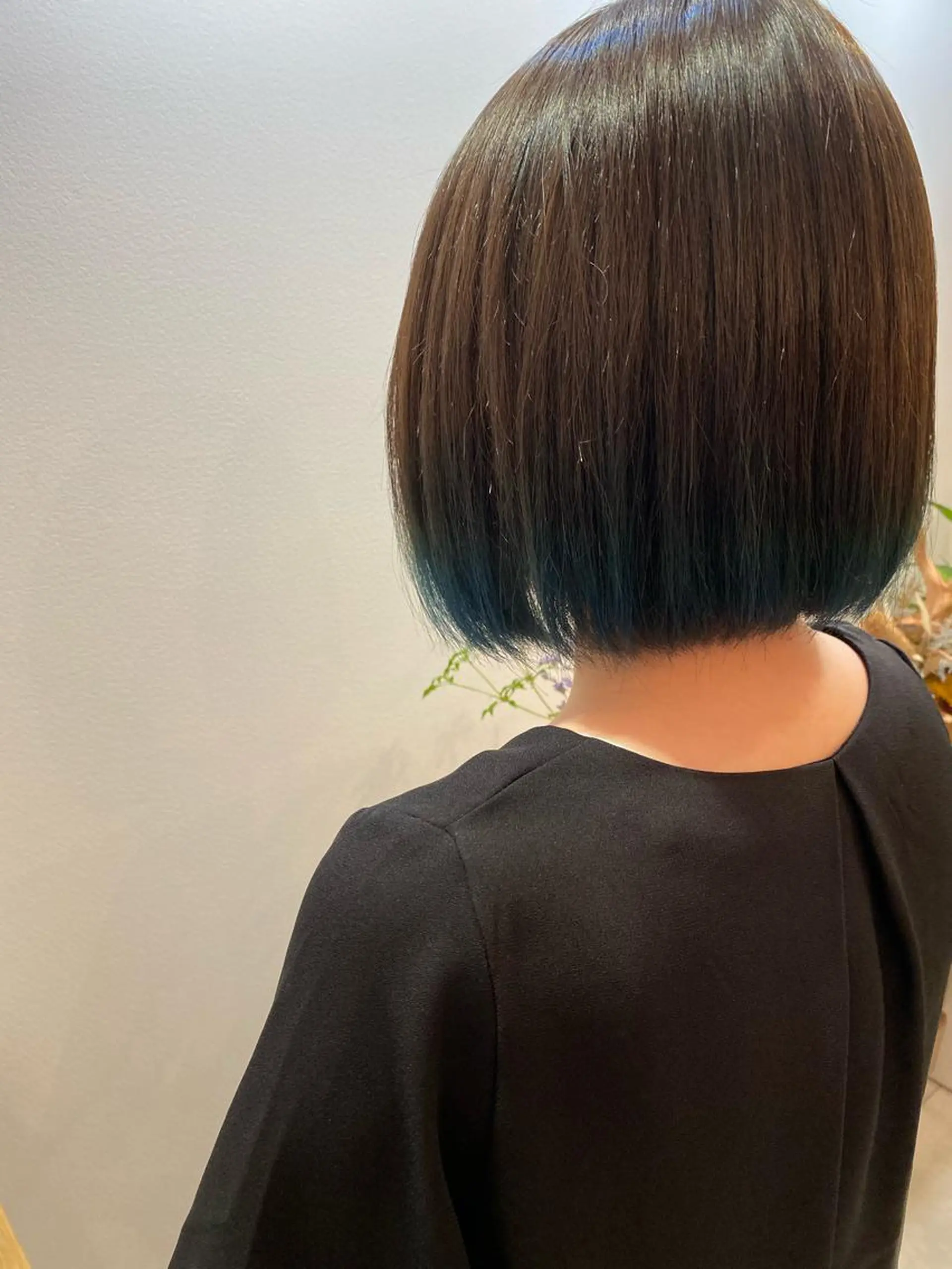 ミディアム ボブ Hikari /赤み消しカラーのヘアスタイル
