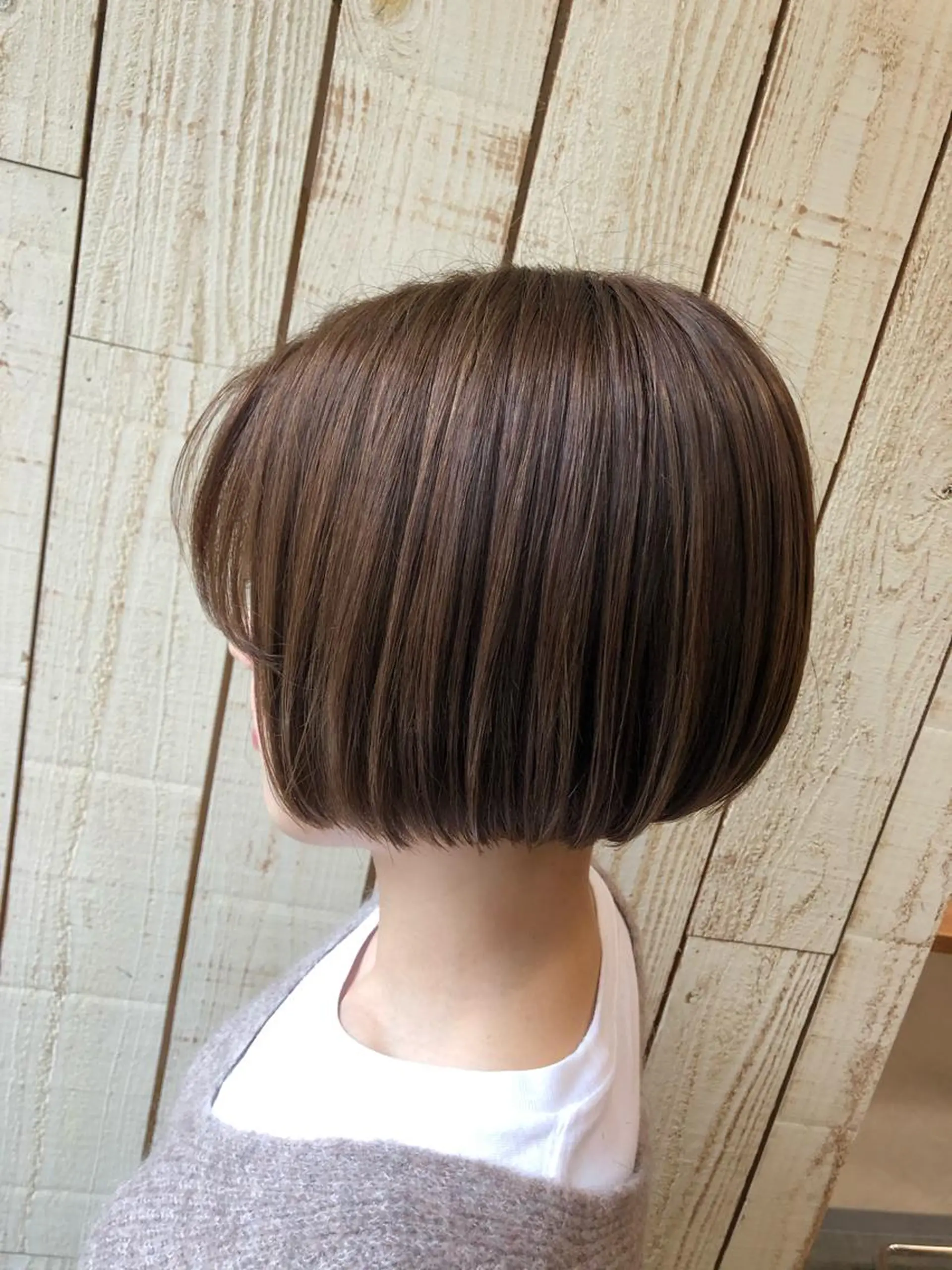 ショート カラー ベージュカラー ハイライトカラー ボブ ハイライト カット ヘアカラー トリートメント little×PORTO sannomiya所属・Topstylist HARUのヘアスタイル