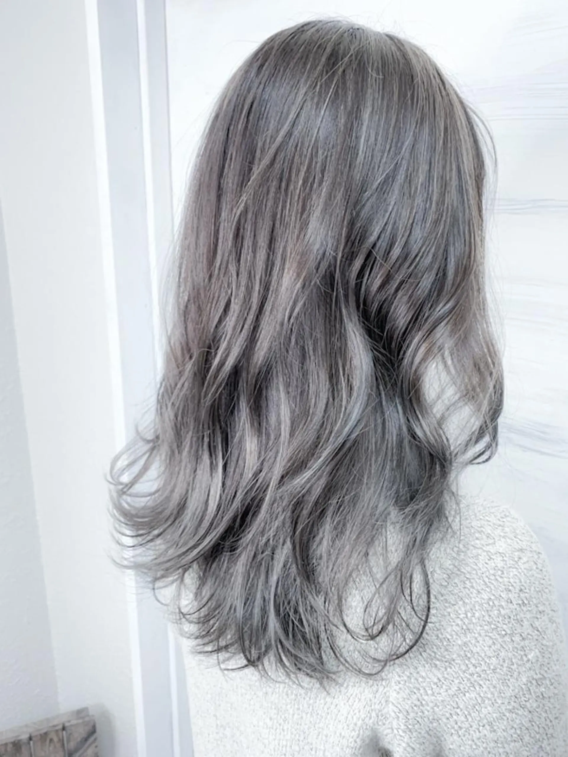 ミディアム カラー 透明感カラー グレージュ ハイライトカラー ハイライト ヘアカラー BOX mico.のヘアスタイル