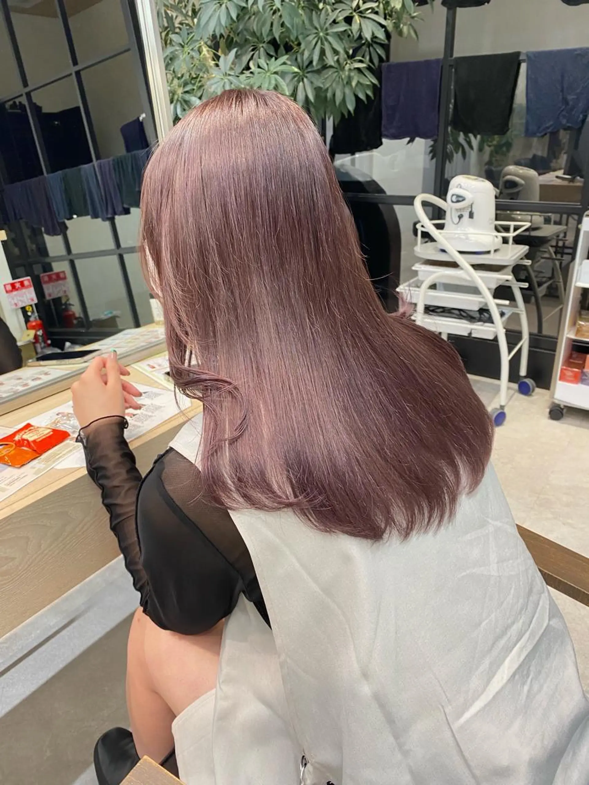ロング ピンクラベンダー メンズ縮毛矯正 ニュアンスパーマのヘアスタイル