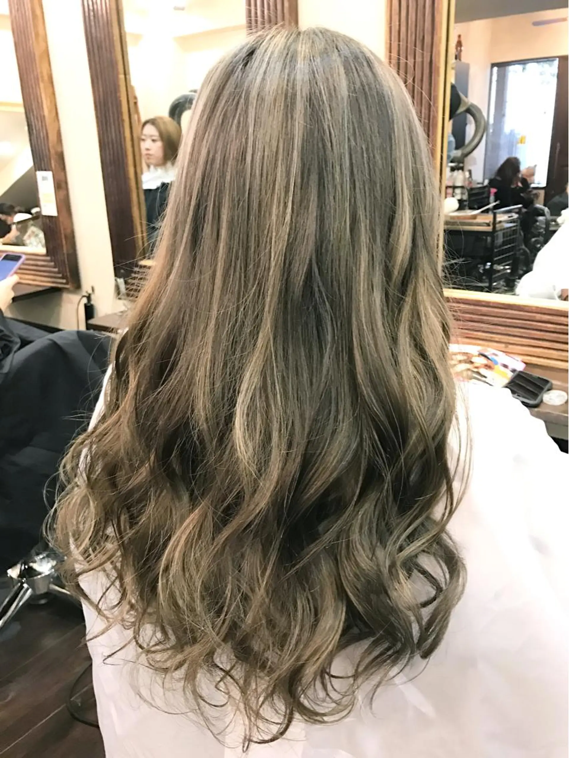 ミディアム セミロング ロング カラー アッシュ メッシュ 外国人風カラー ALLY（アリー）所属・ミニモお気に入り数 No.1宍戸雄弥のヘアスタイル