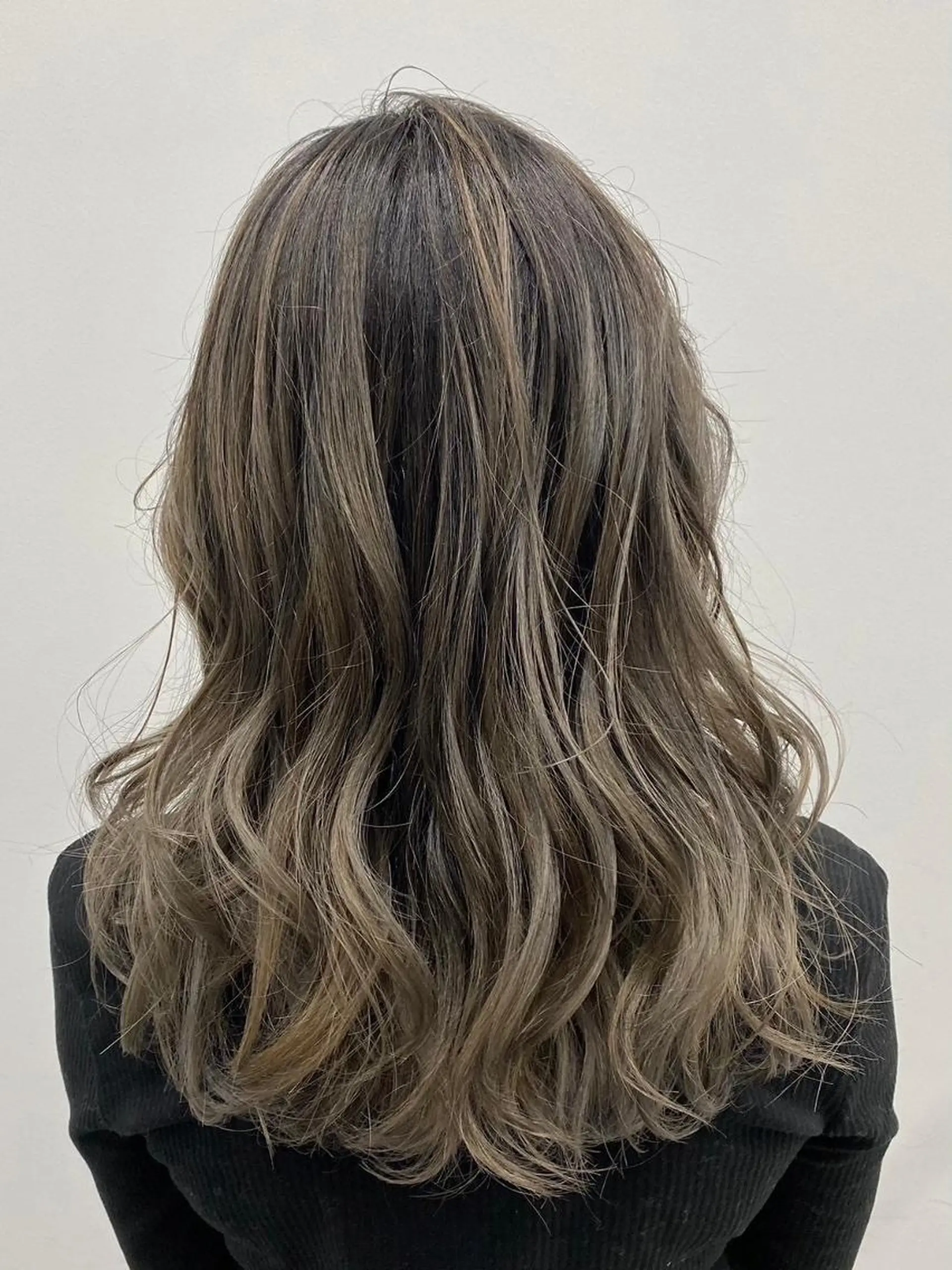 ロング アッシュ 髪質改善 韓国風ヘア ヘアカラー トリートメント 【公式】amble luxe 中野のヘアスタイル