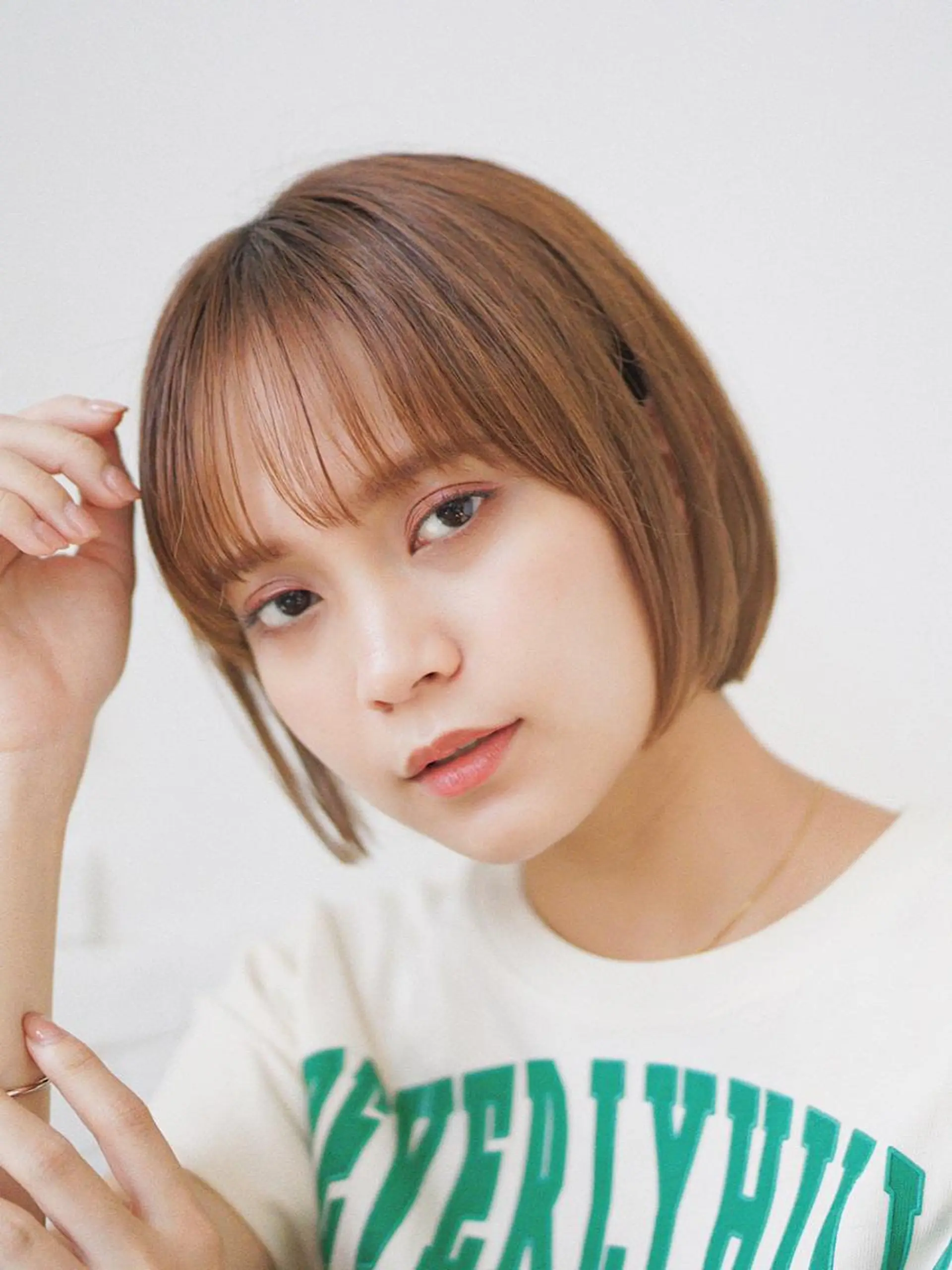 ショート 切りっぱなしボブ ショートボブ ボブ ハイライト シースルーバング バレイヤージュ茅ヶ崎 オオタ カズキのヘアスタイル