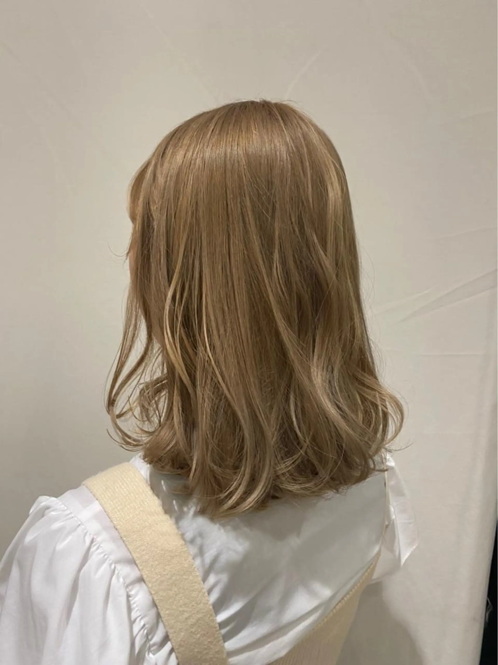 ミディアム SALOWIN    銀座RAY 2所属・yamashika honokaのヘアスタイル