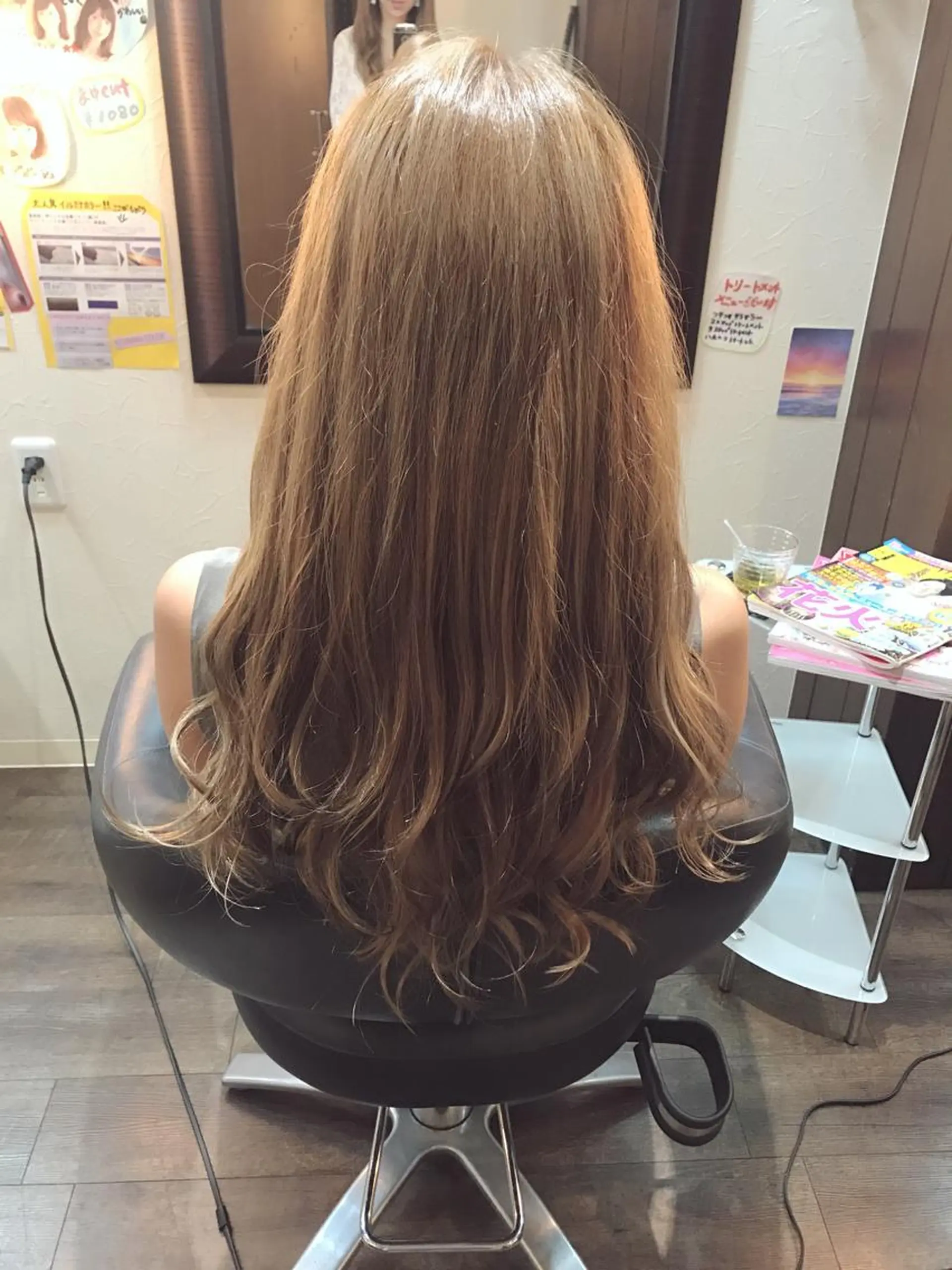 ロング カット ヘアカラー トリートメント トモタニ ミオのヘアスタイル