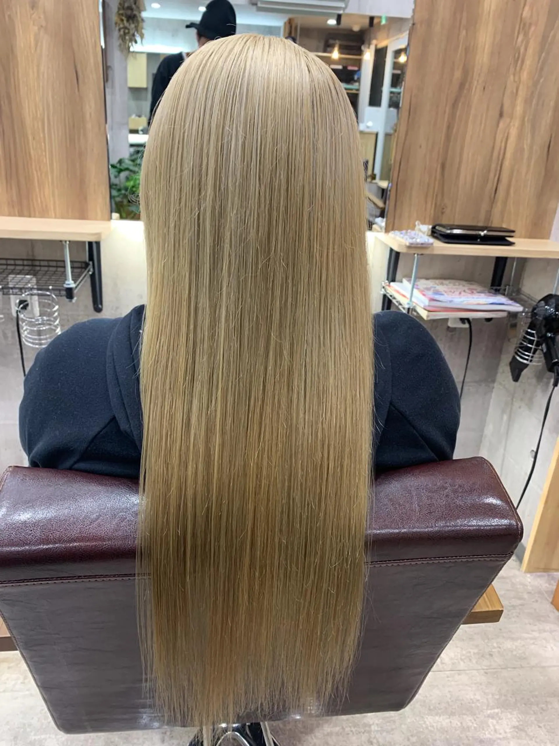 ロング カラー バレイヤージュ ベージュカラー ブリーチ ケアブリーチ ダブルカラー ヘアカラー トリートメント hair salon mementoのヘアスタイル