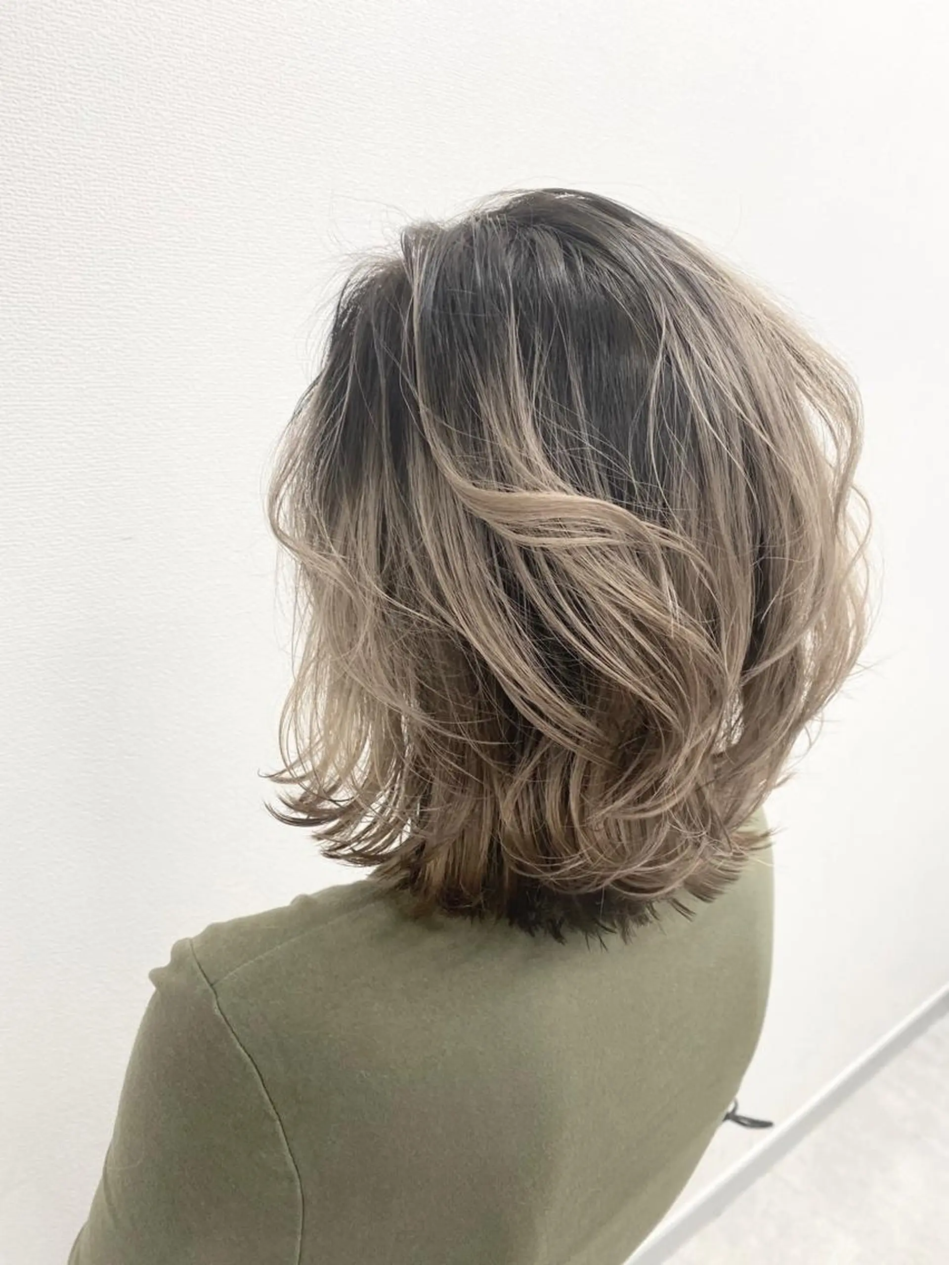 ミディアム カット ヘアカラー トリートメント ミルクティーカラー 🌈店長クボのヘアスタイル