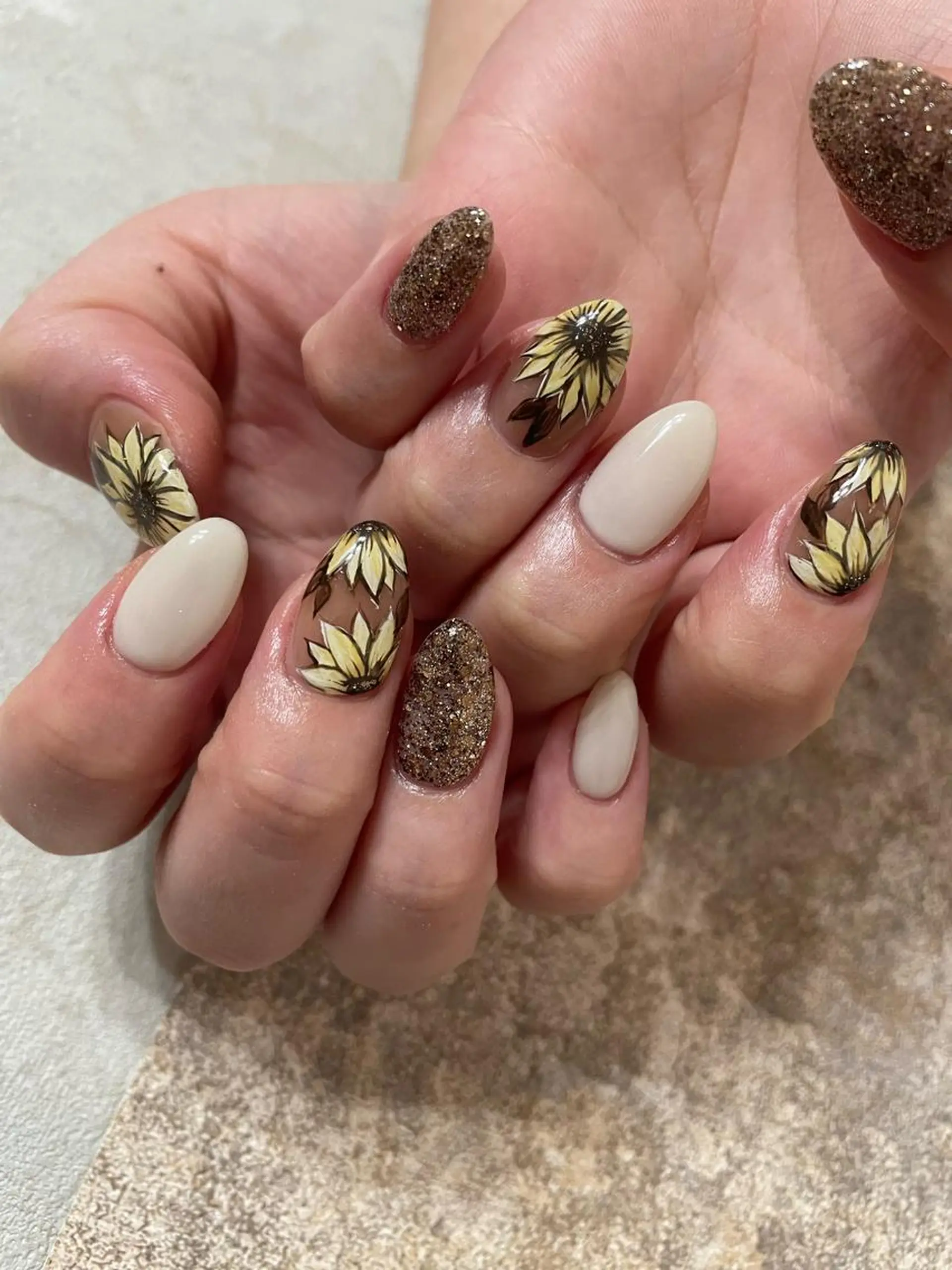 セミロング ネイル Parfum パルファンのネイルデザイン