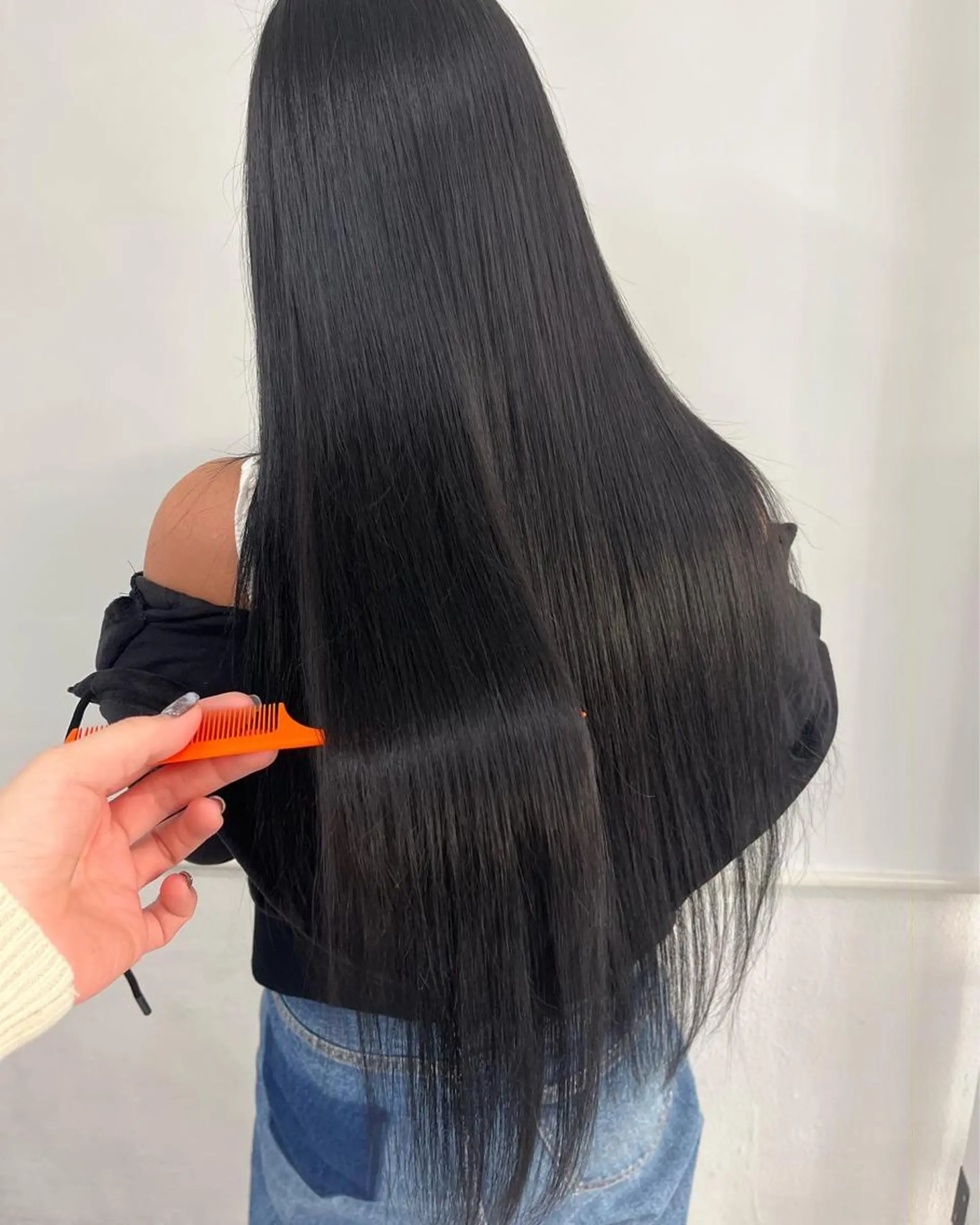 ロング トリートメント エクステ ハイトーン 💭黒崎ハルカのヘアスタイル
