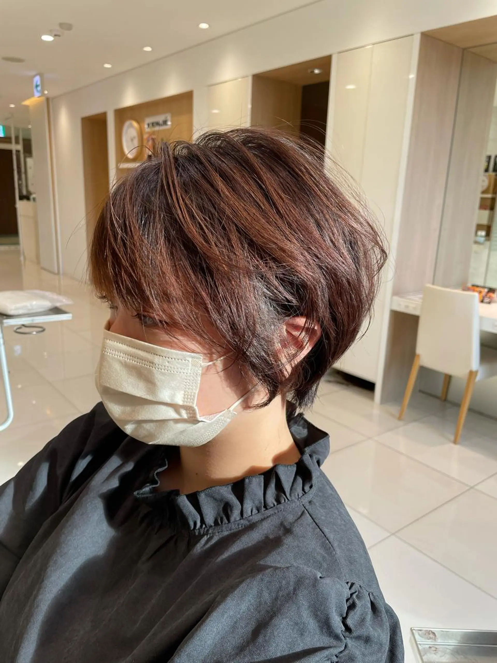 ショート カラー ご新規様限定クーポン あります　桂口　烈闘のヘアスタイル