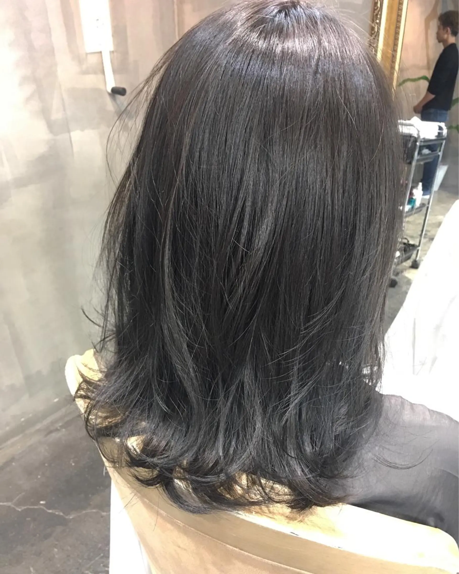 ミディアム カラー ブルーカラー 外ハネヘア Mogami Kengoのヘアスタイル