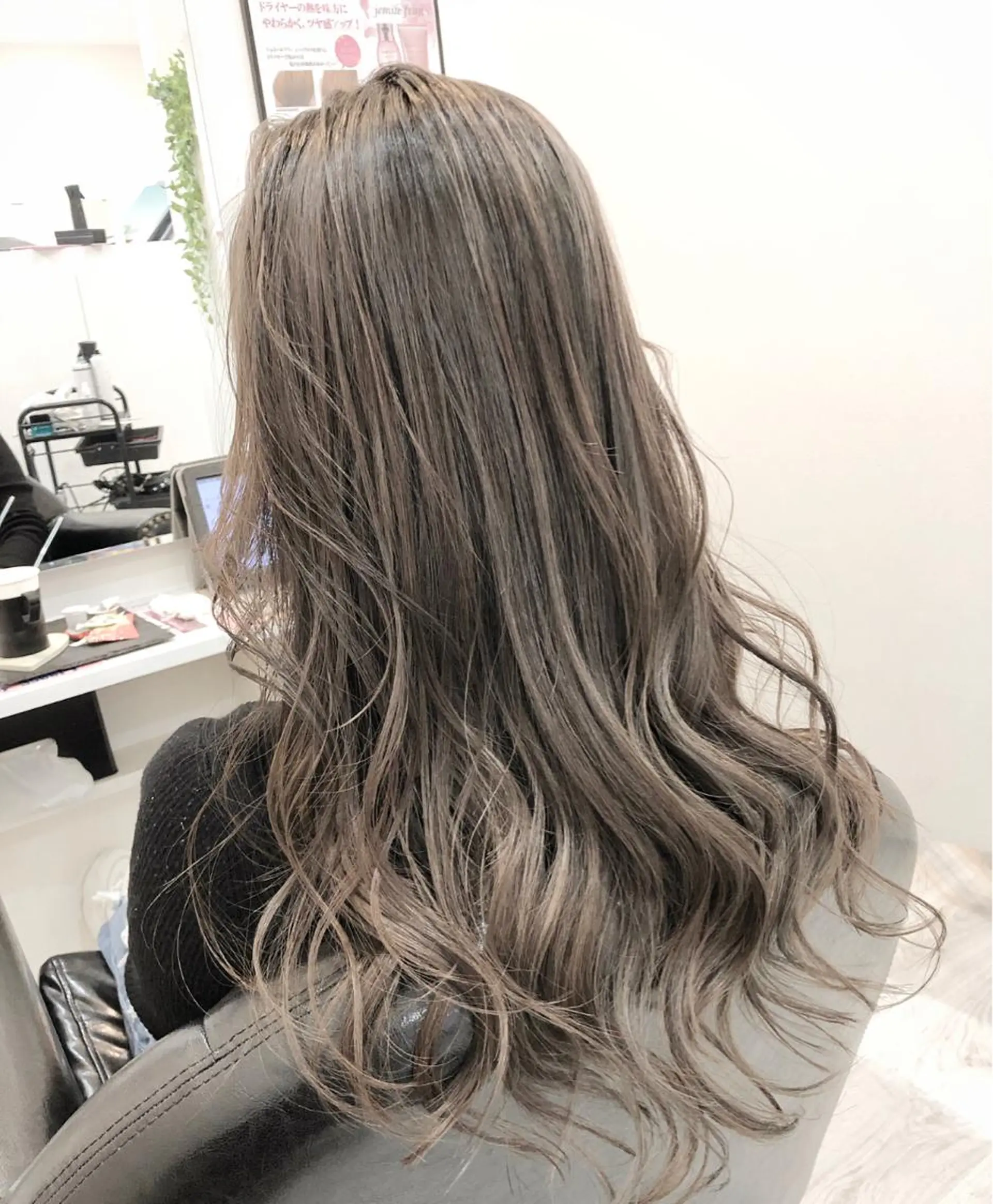 ロング レイヤーカット Ready所属・UEKAJI Noriのヘアスタイル
