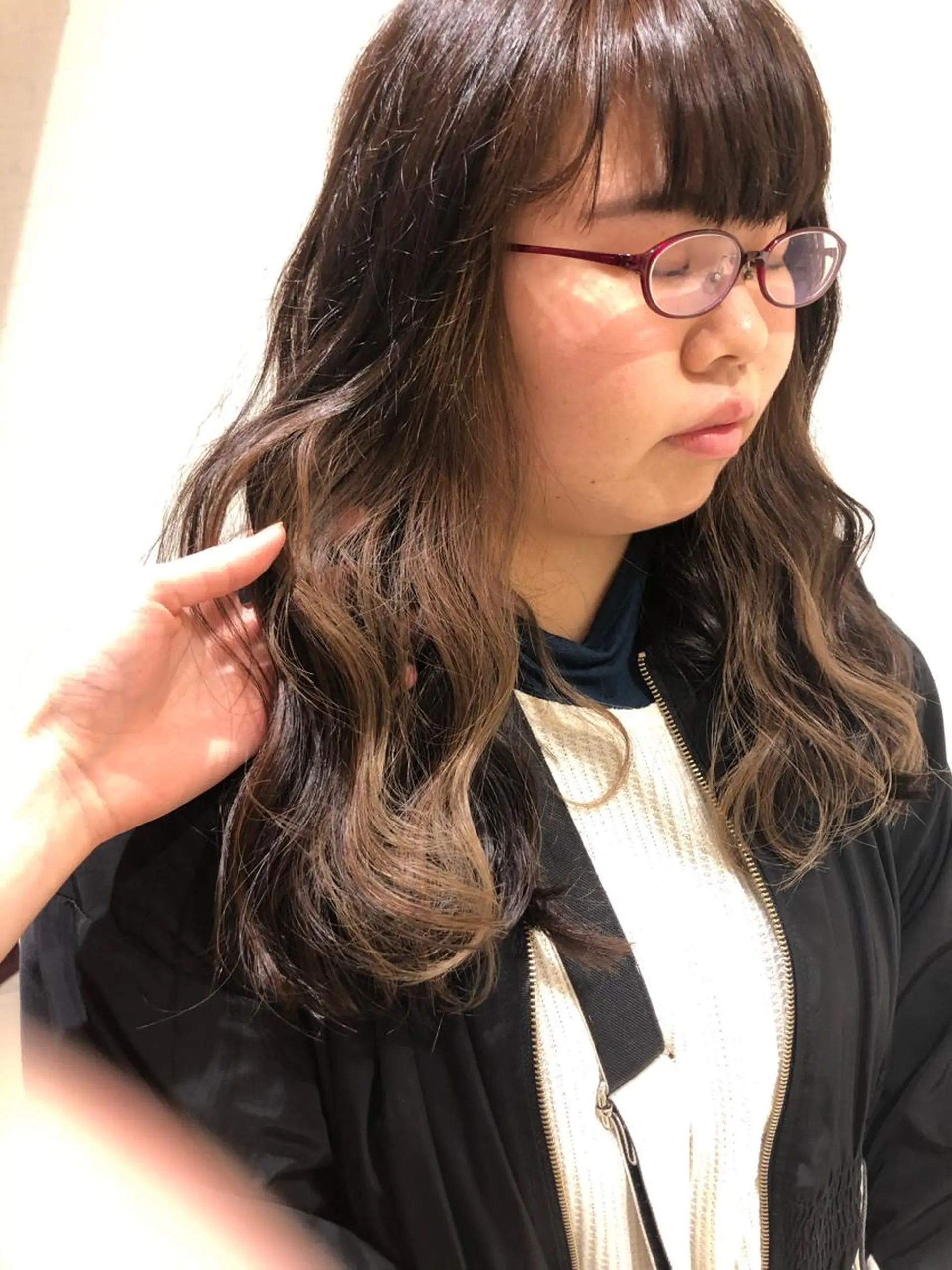 セミロング カラー 岩永 梨玖のヘアスタイル