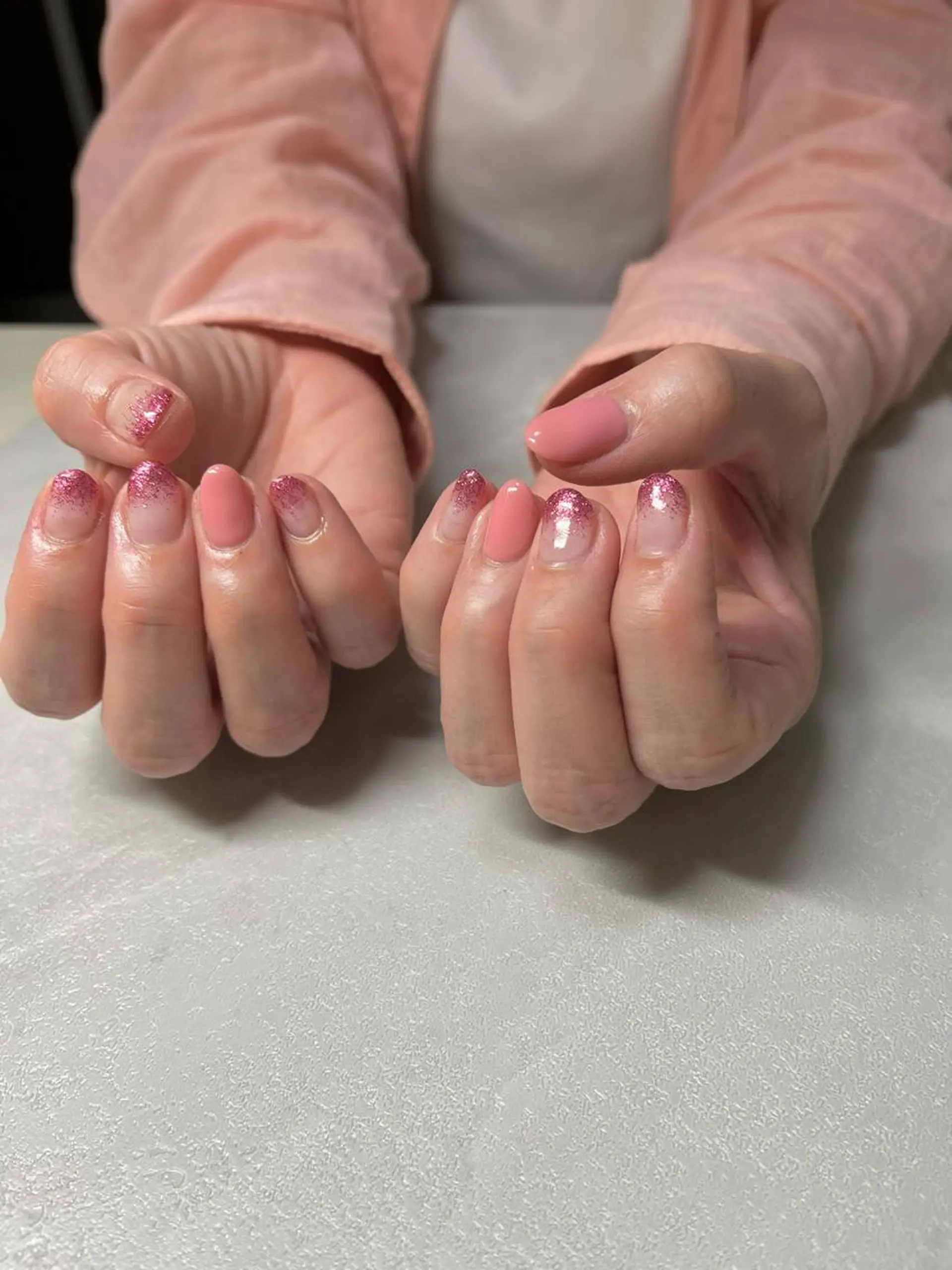 ネイル グラデーション ラメ(グリッター) ラメグラデーション SAKU  nail[サクネイル]所属・SAKU nail 作島茜のネイルデザイン