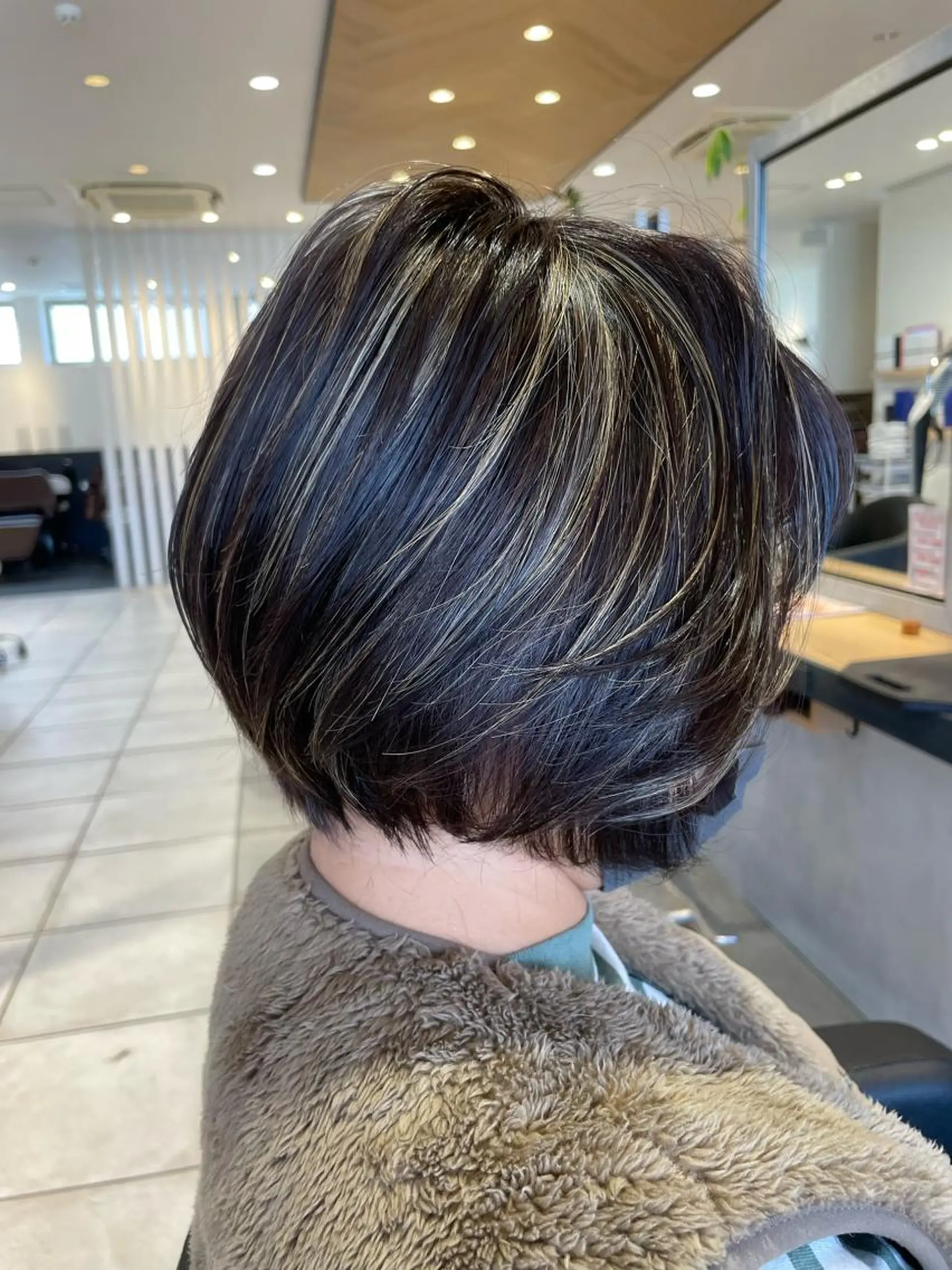 ショート カラー カット ヘアカラー 縮毛矯正 トリートメント ヘアセット ショート/縮毛矯正 ワタナベユウタのヘアスタイル