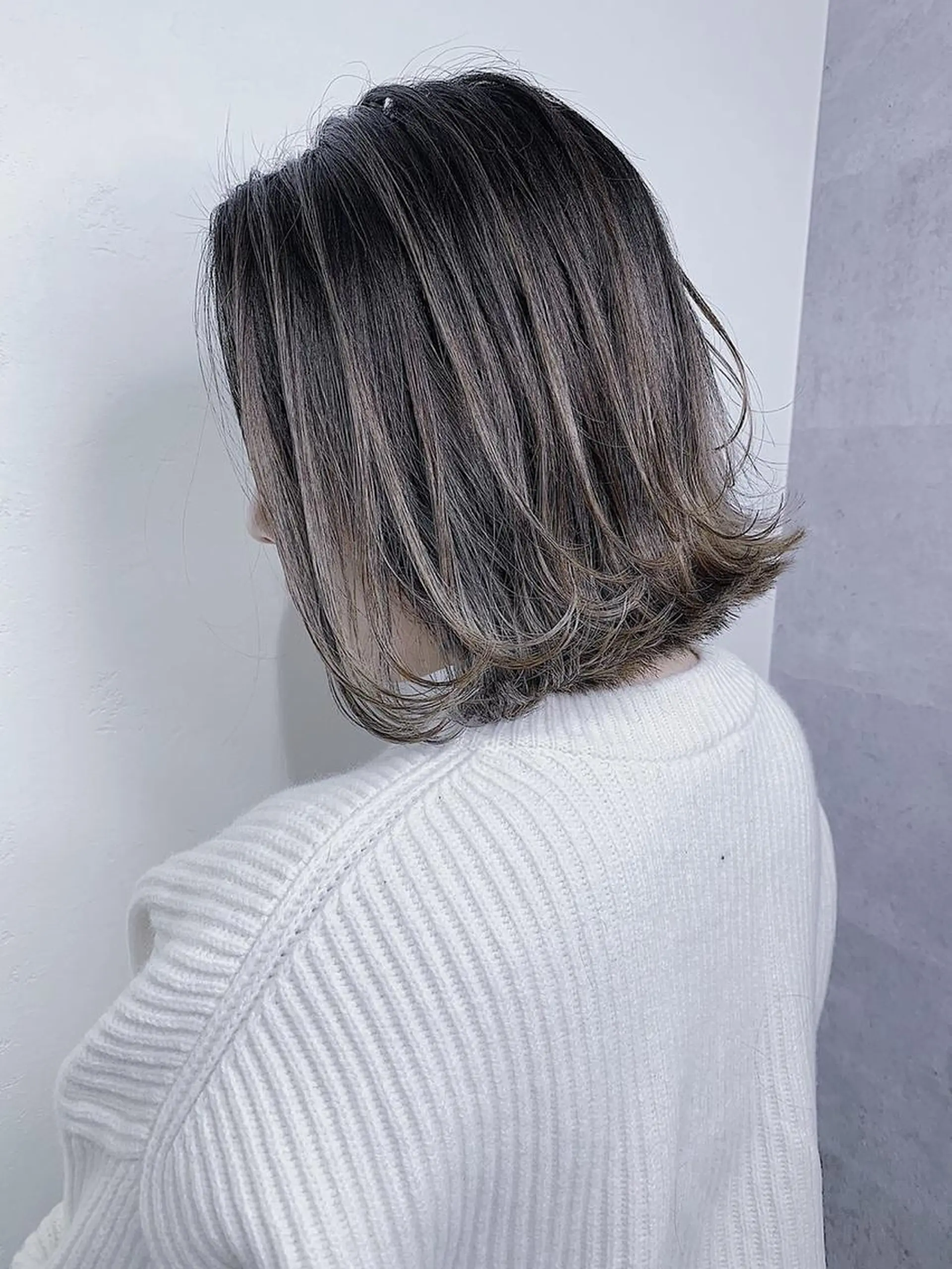 ショート カラー パーマ バレイヤージュ レイヤーカット _ WHITE三宮店のヘアスタイル