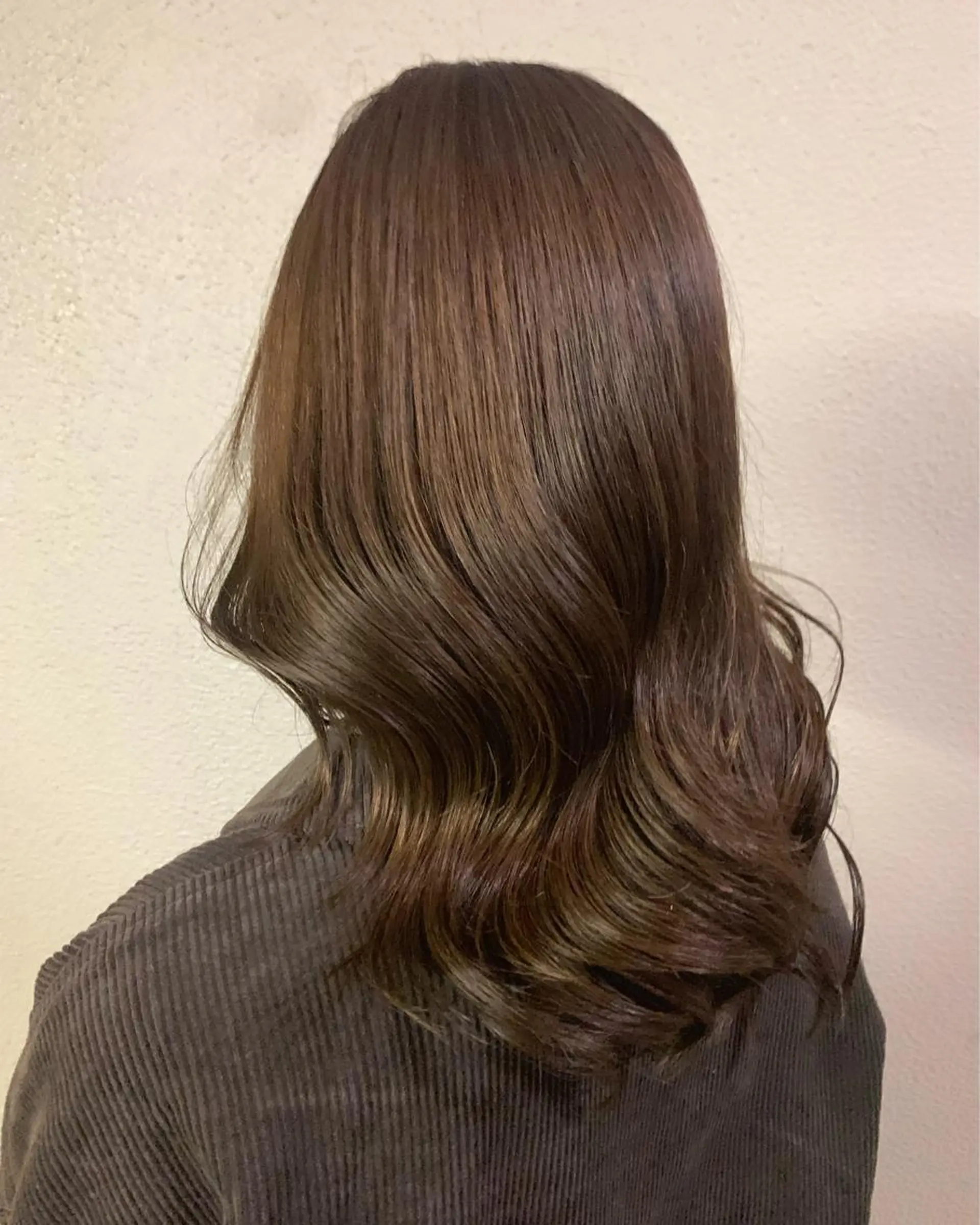 ミディアム カラー ヤマグチ リョウのヘアスタイル