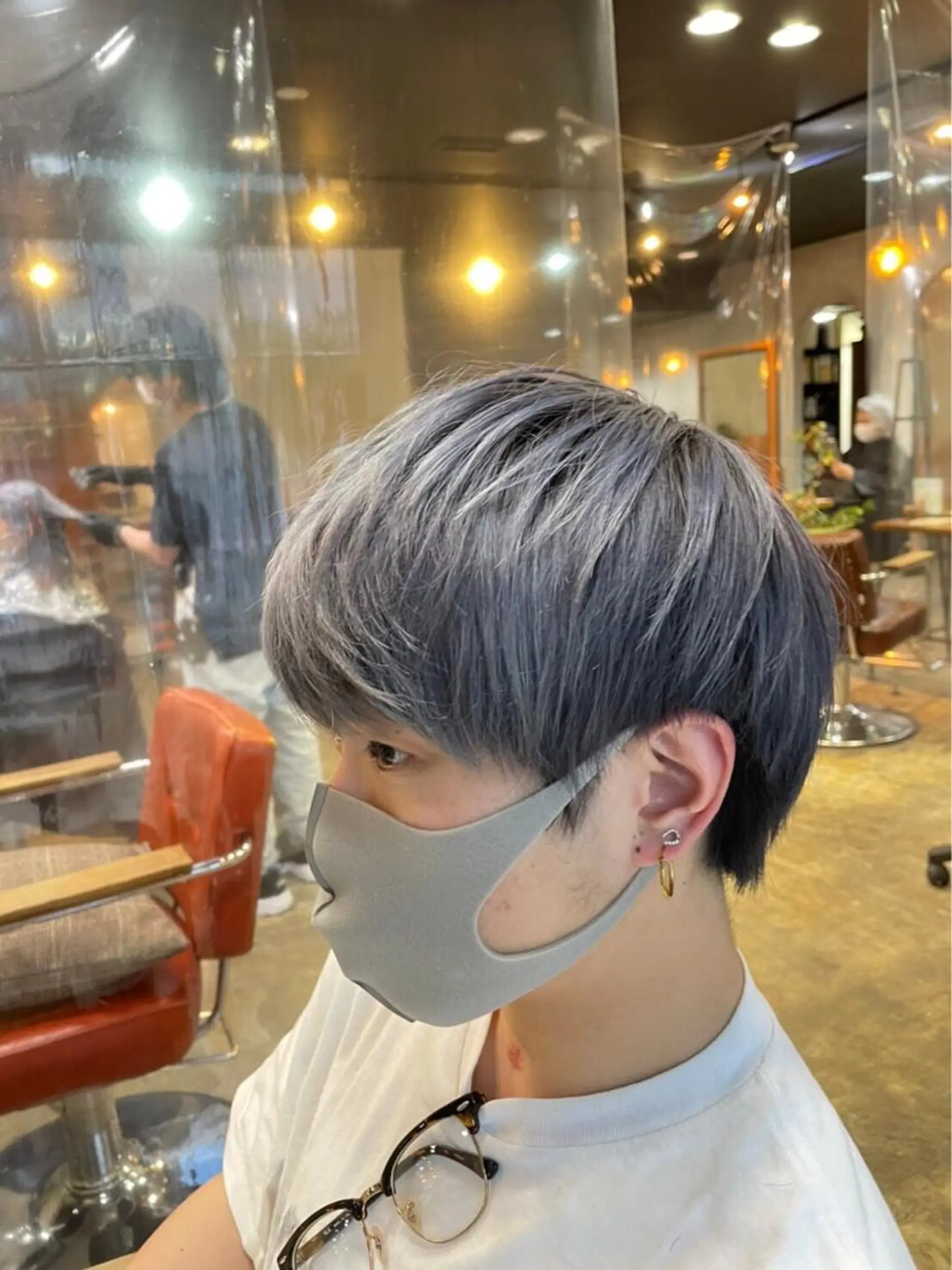 ショート カラー メンズ センターパート モヒカン マッシュ ツーブロック カット ヘアカラー newi saLyu ネウィ　サリューのヘアスタイル