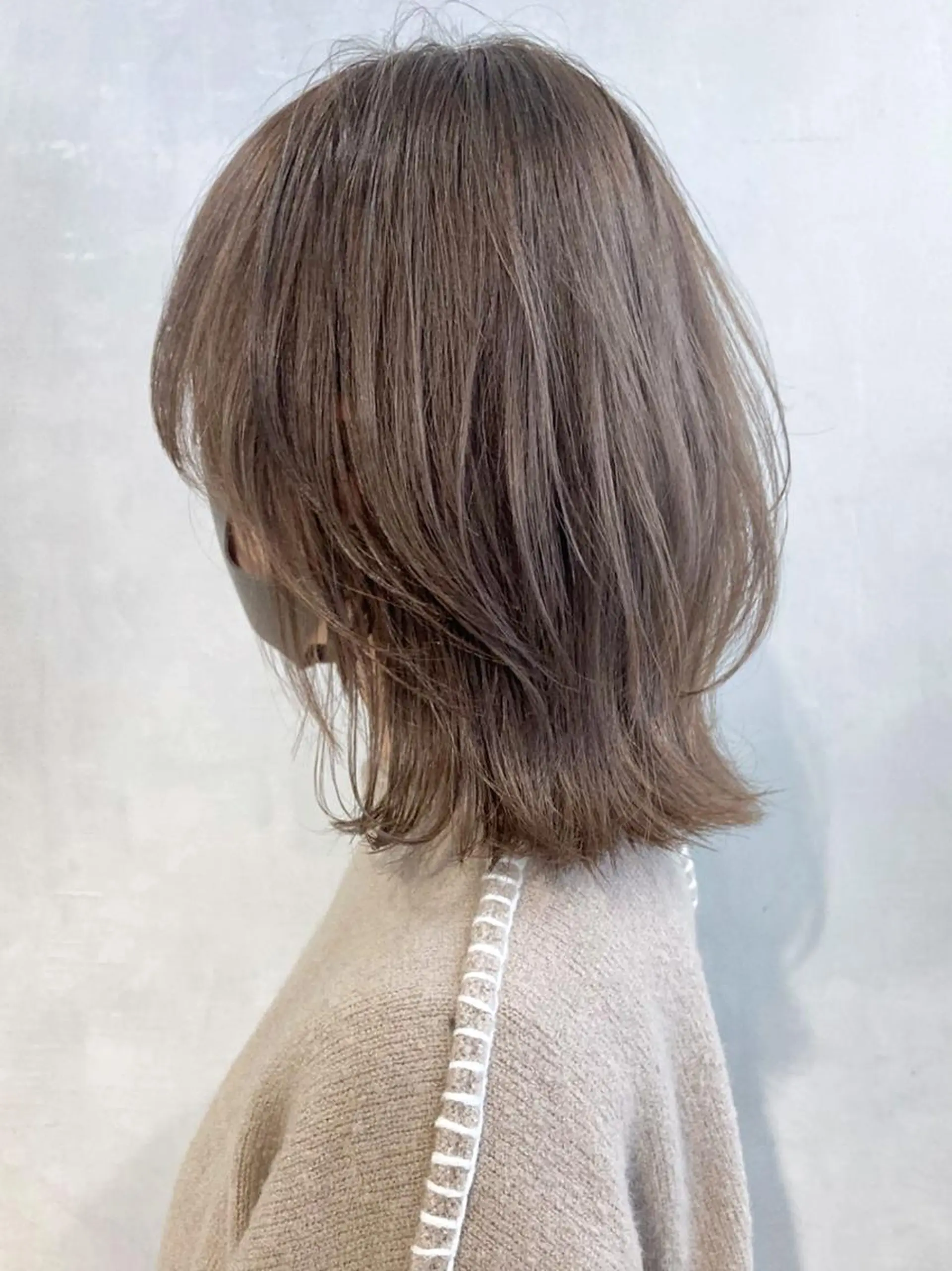 ミディアム カラー パーマ ヘアアレンジ ブルーカラー ブルージュ レイヤーカット ITbyALBUM 中野店のヘアスタイル