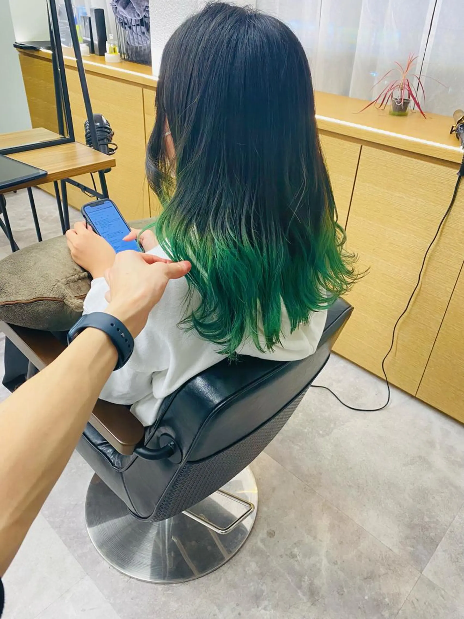 セミロング カラー Emitas.柳通り店所属・山﨑 大暉/ダブルカラー✨のヘアスタイル