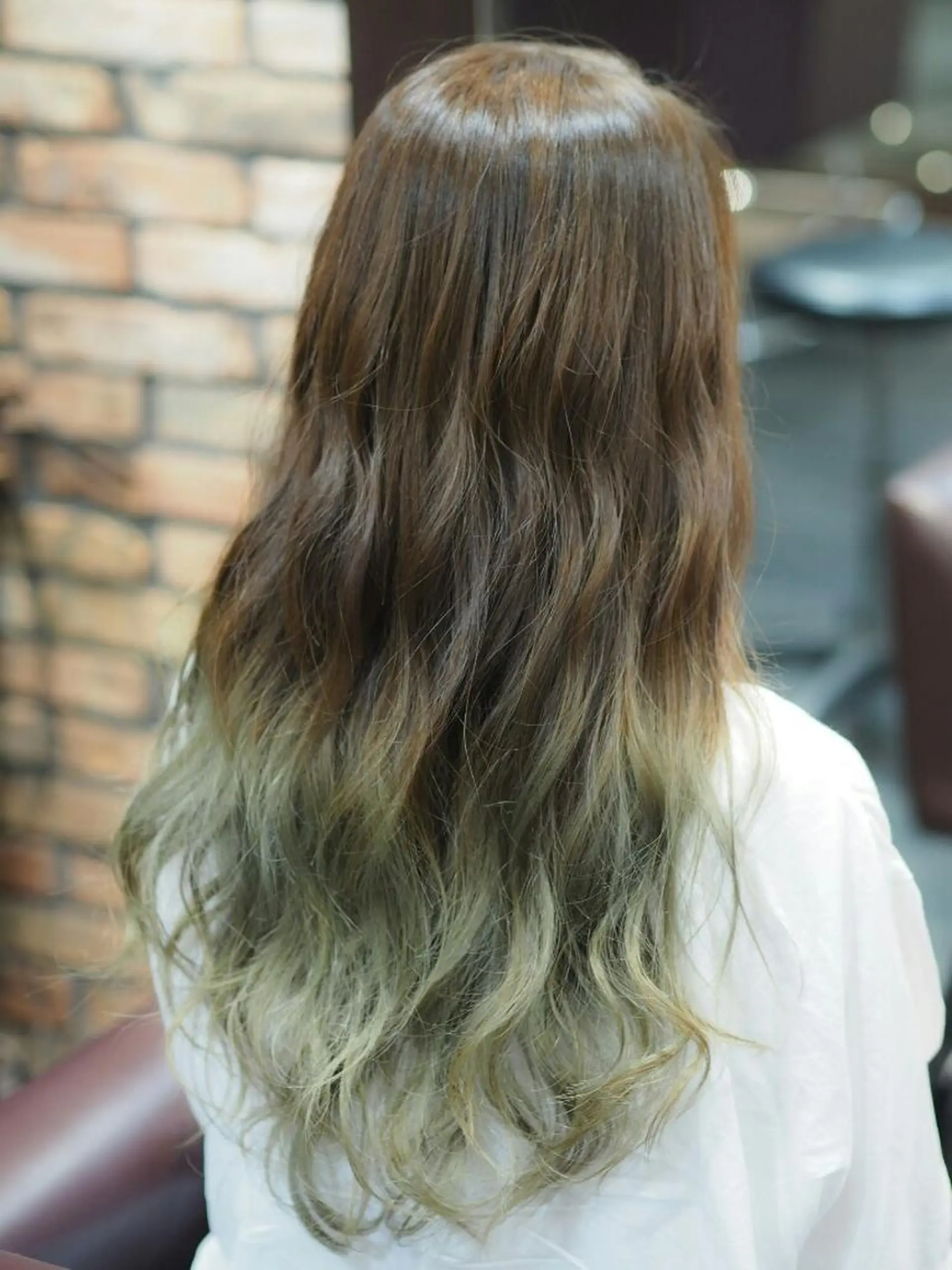 セミロング ロング カラー アッシュ グラデーションカラー Luxian所属・辻 竜也　のヘアスタイル