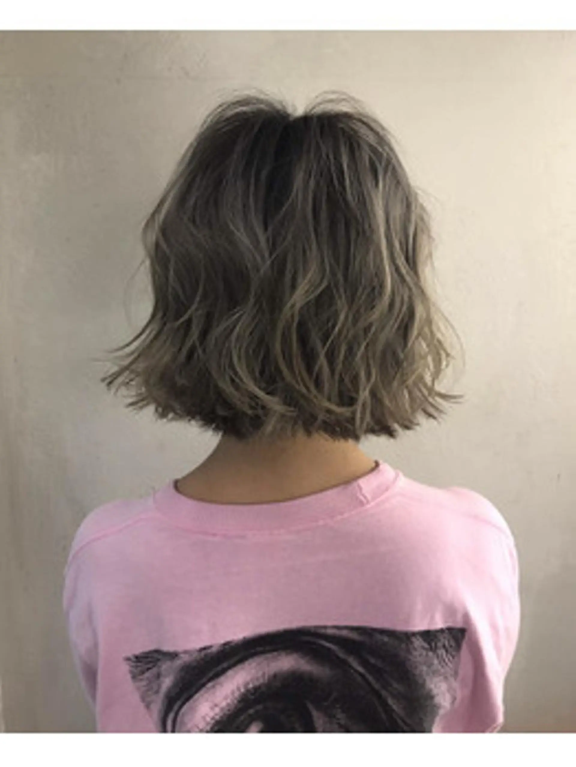 ミディアム SHINYA シンヤヘアーズのヘアスタイル