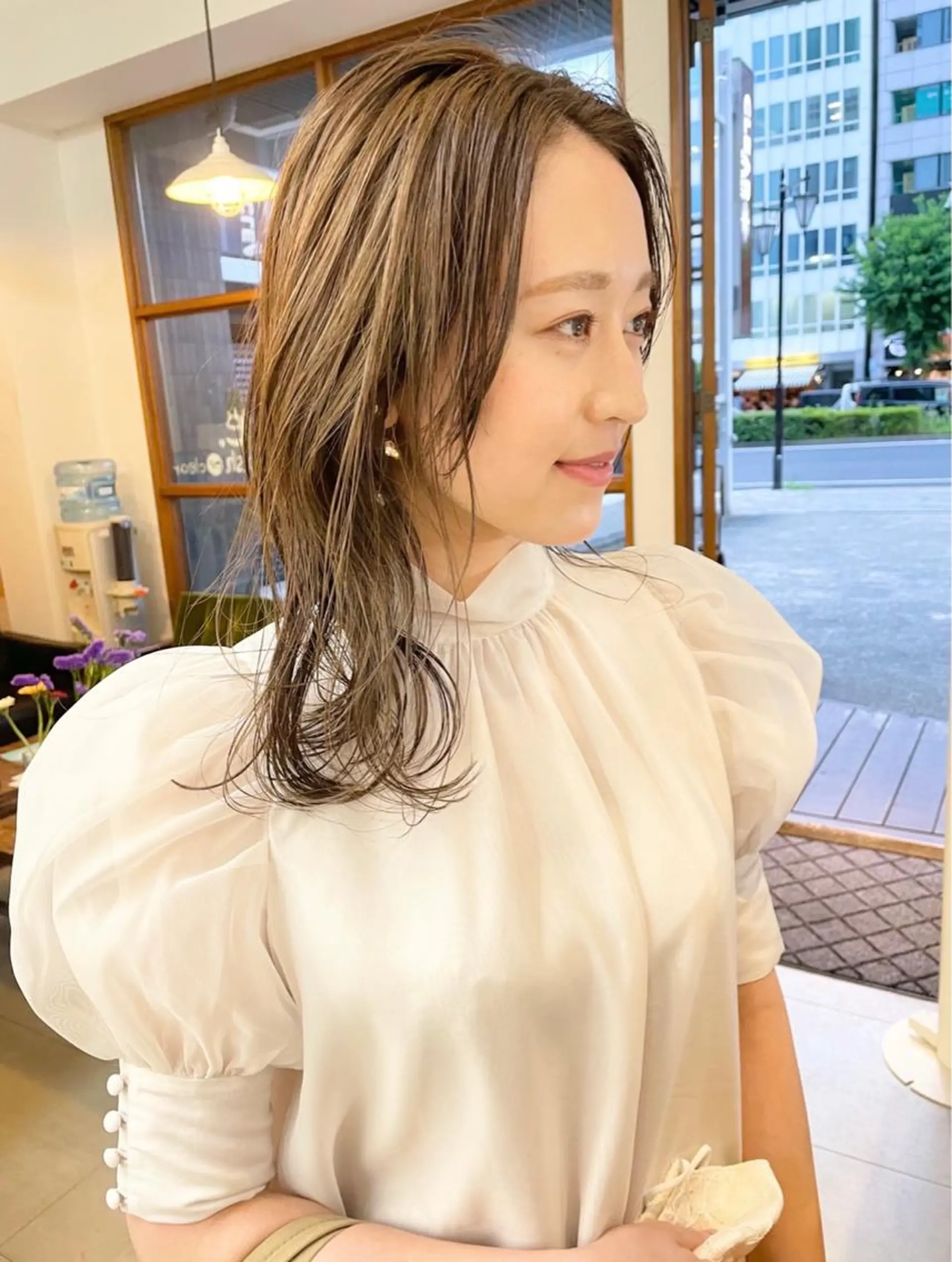 ミディアム カラー ミディアムパーマ バレイヤージュ ベージュカラー ブリーチ ケアブリーチ クロスパーマ× 透明感カラー✂︎のヘアスタイル