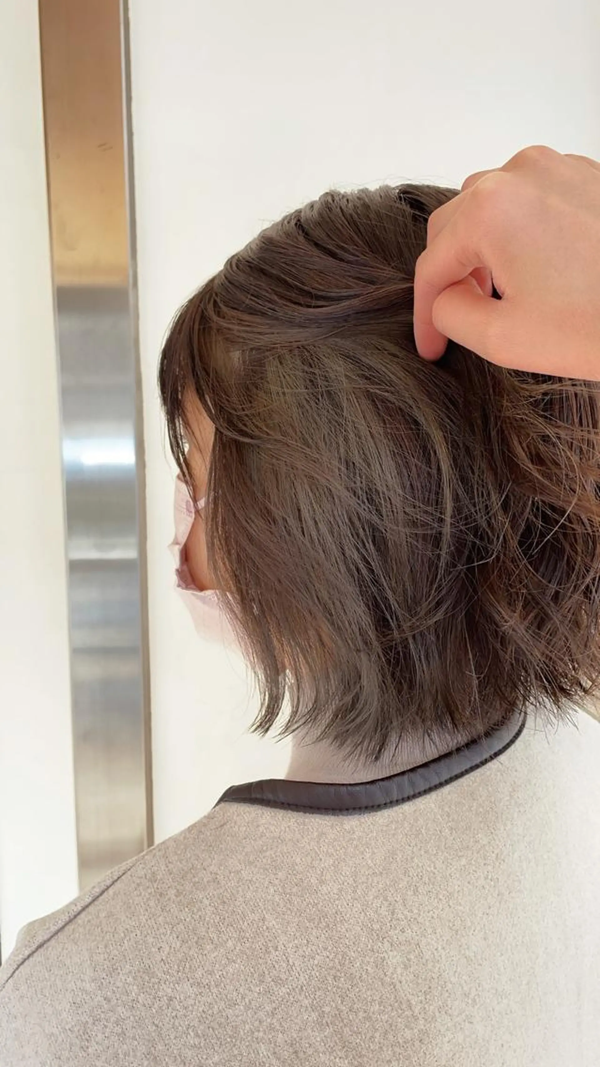 ミディアム 栗林 茉那のヘアスタイル