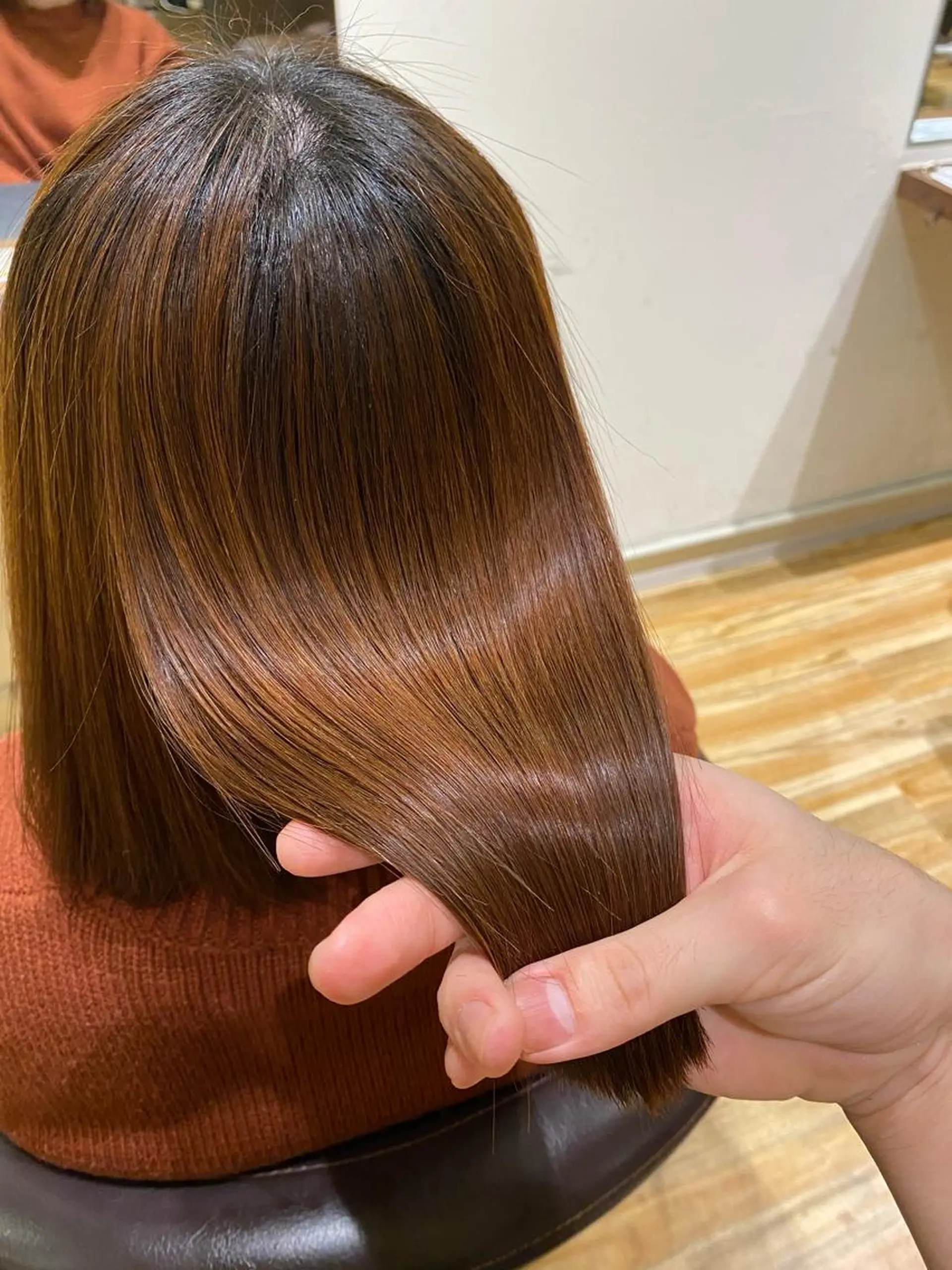 ミディアム カット ヘアカラー 縮毛矯正 トリートメント 三戸 修平のヘアスタイル