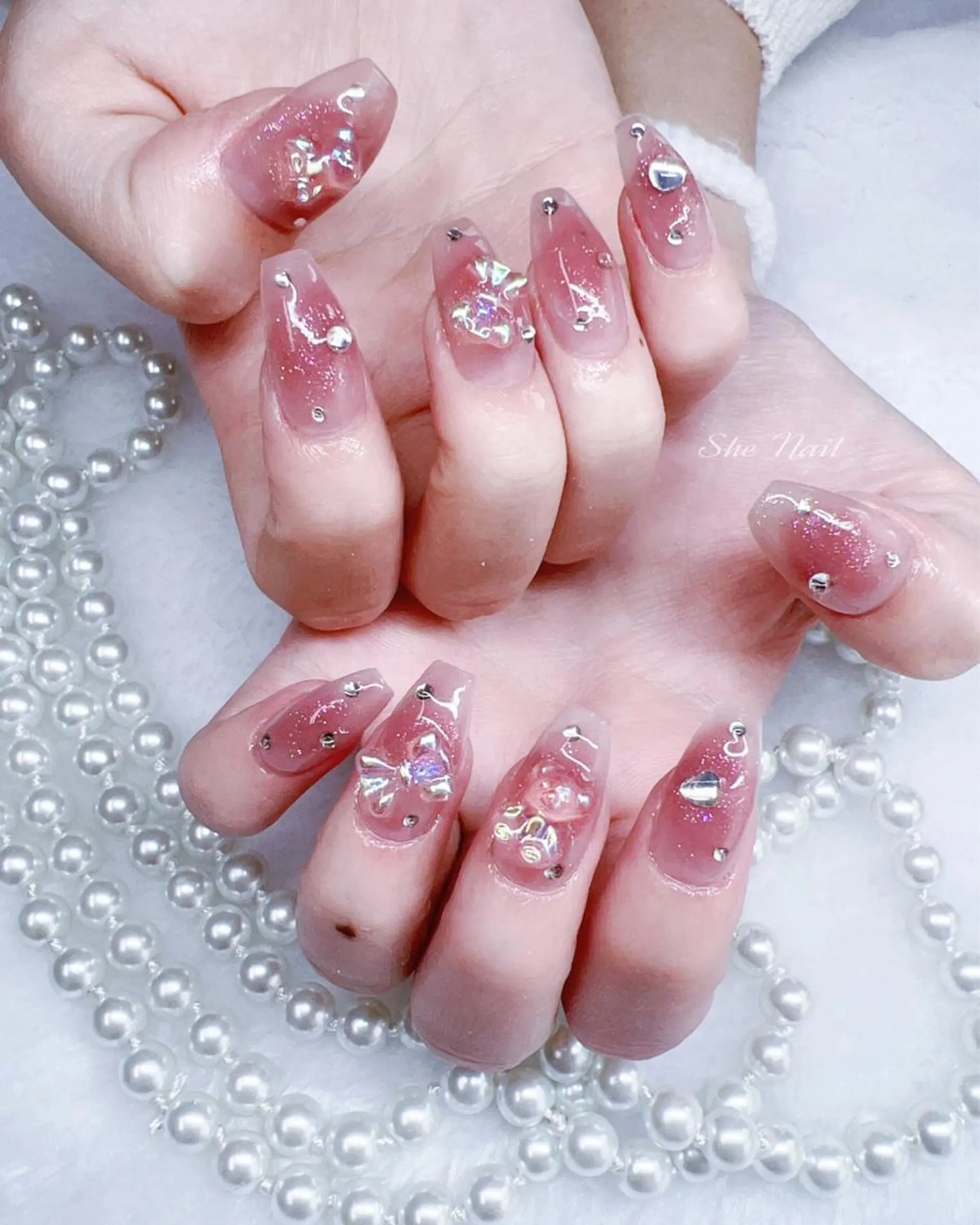 ネイル チークネイル 長さ出し マグネットネイル 持ち込み ワンカラーネイル ハンドネイル She   Nail所属・ISA_ BELLAのネイルデザイン