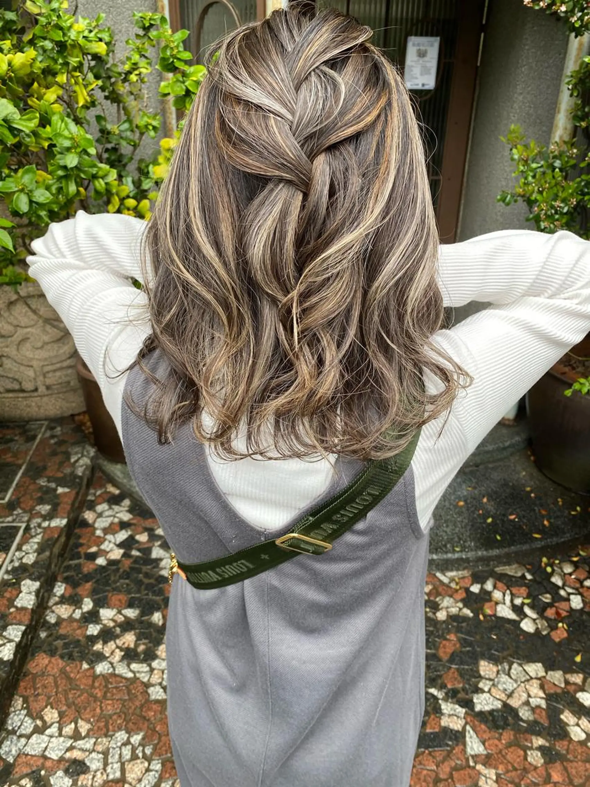 セミロング カラー ヘアアレンジ ハイライトカラー ハイライト ヘアカラー tre/e'所属・ハイライトカラー橋本 昇平のヘアスタイル