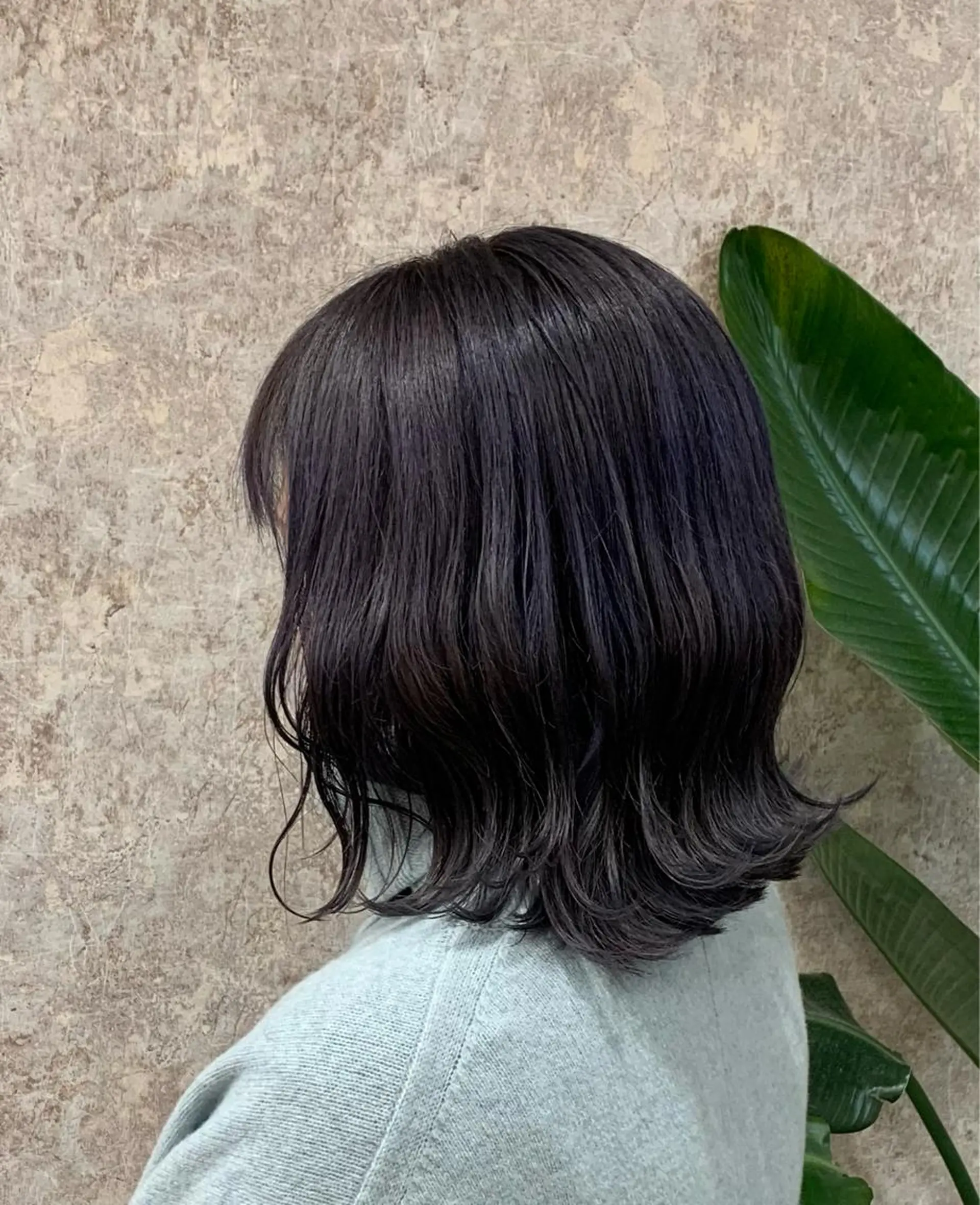 ミディアム カラー グレージュ バイオレットカラー バイオレットグレージュ ヘアカラー Ripps長居所属・メテオ ／ヘアカラー 西川菜実のヘアスタイル