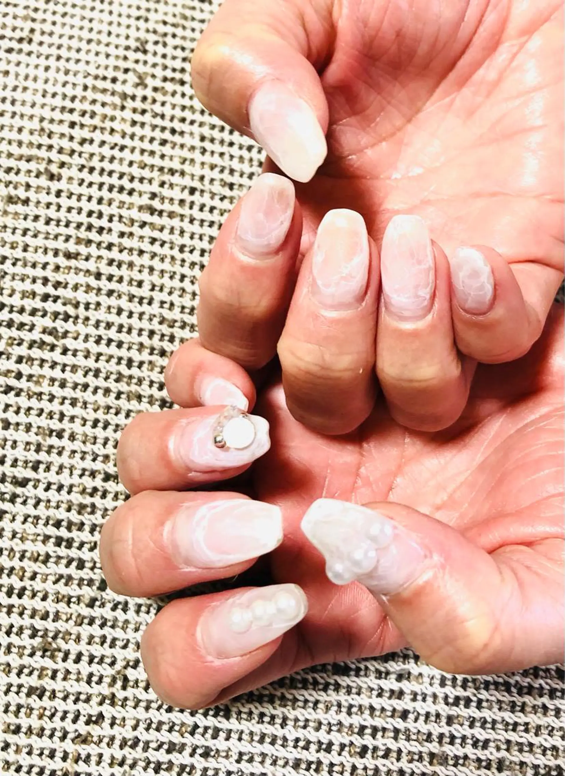 ネイル 入学式 フラッシュネイル フレンチネイル 卒業式 ラメ(グリッター) Ｈ3（エイチスリー）所属・H3 hitoのネイルデザイン