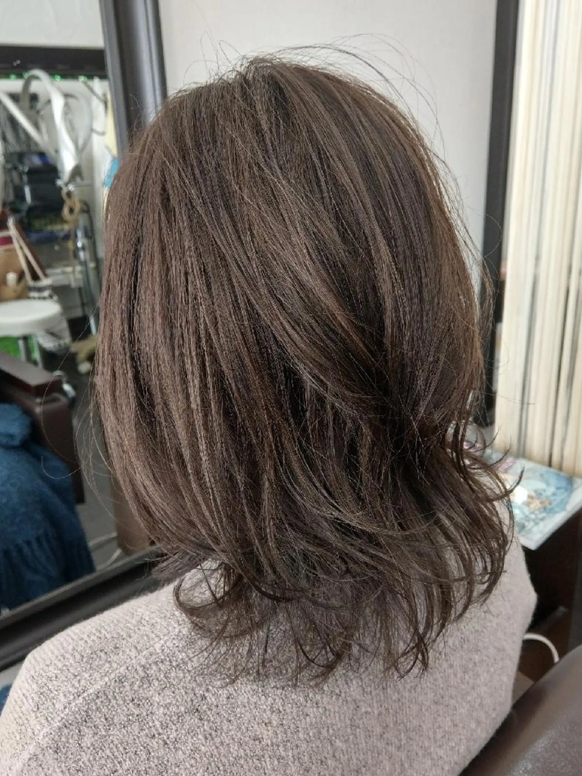 ミディアム パーマ カラー アッシュ ベージュカラー カット ヘアカラー トリートメント Add9 柳田健登のヘアスタイル