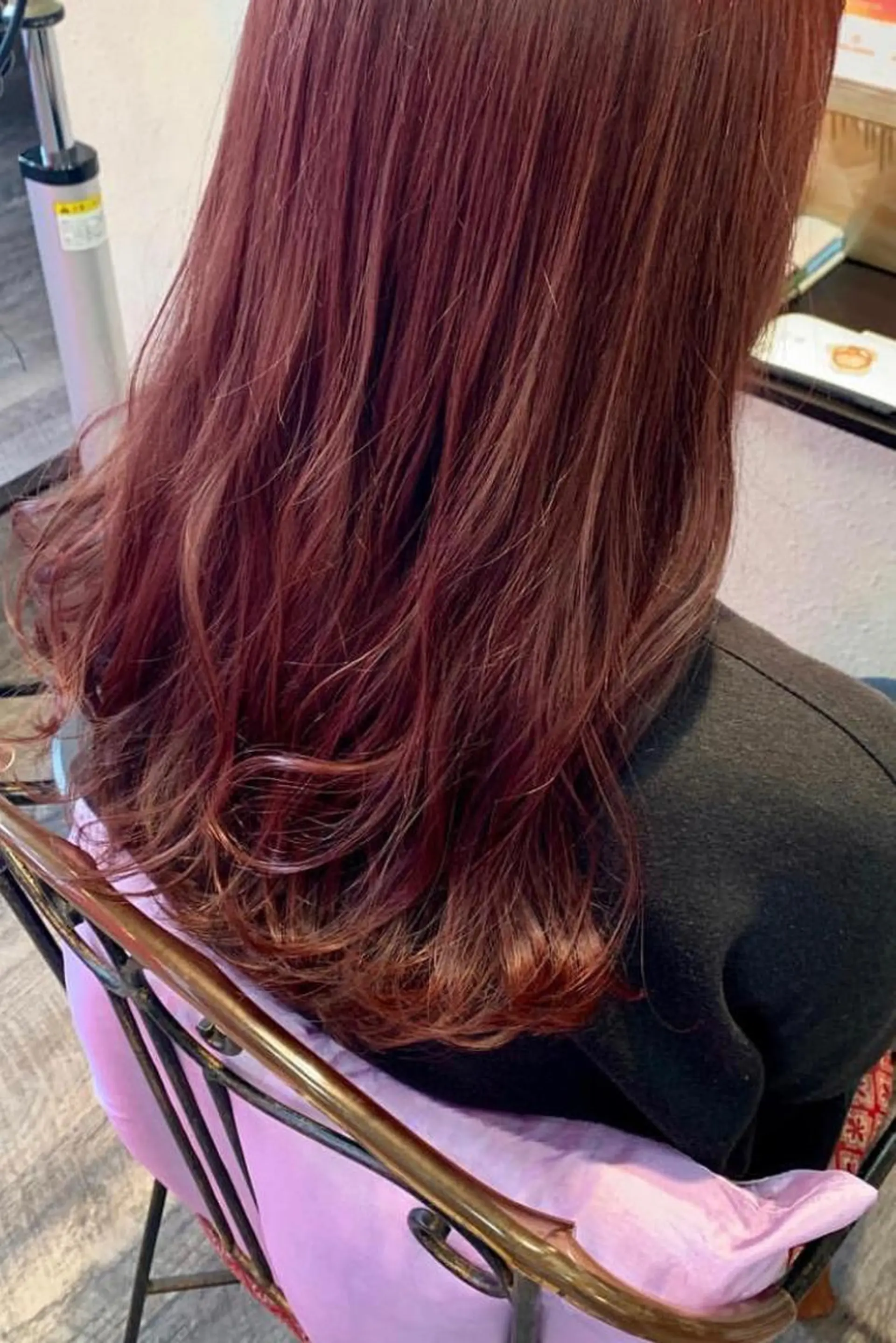 セミロング カラー ブリーチ カシス ピンクカラー 🌈艶髪　矯正 川崎　海🌈のヘアスタイル