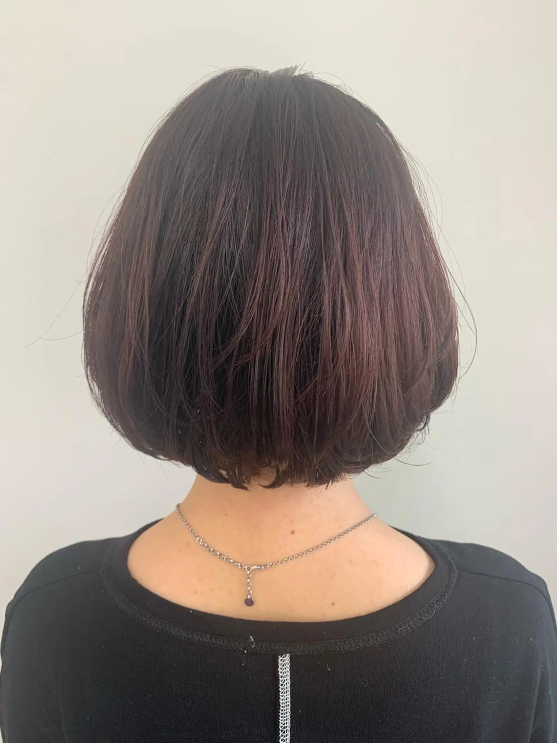 ショート ボブ カット ヘアカラー chama レイヤーカットのヘアスタイル