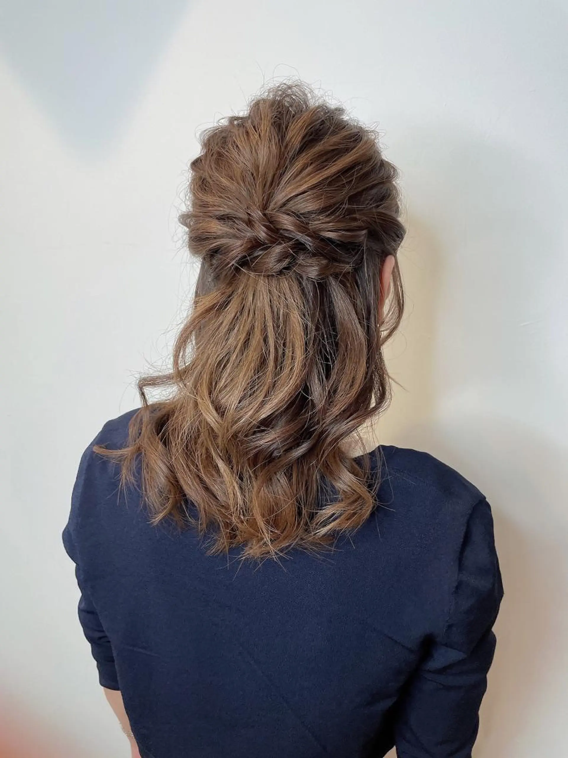 ミディアム ヘアアレンジ ハーフアップ ヘアセット ヘアアレンジ にいた　かづしげのヘアスタイル