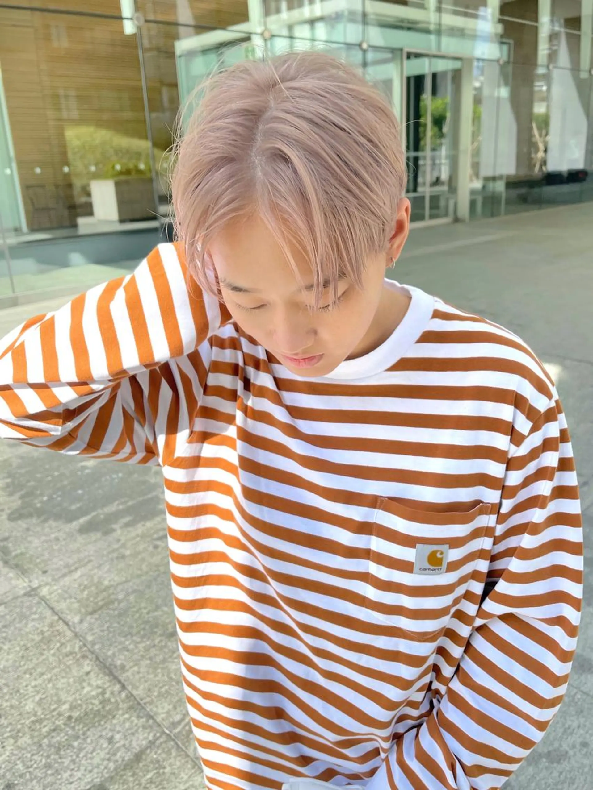 ショート カラー ベージュカラー ハイトーンカラー ミルクティーベージュ ショートヘア SALOWIN梅田茶屋町North店所属・福山 晴香のヘアスタイル