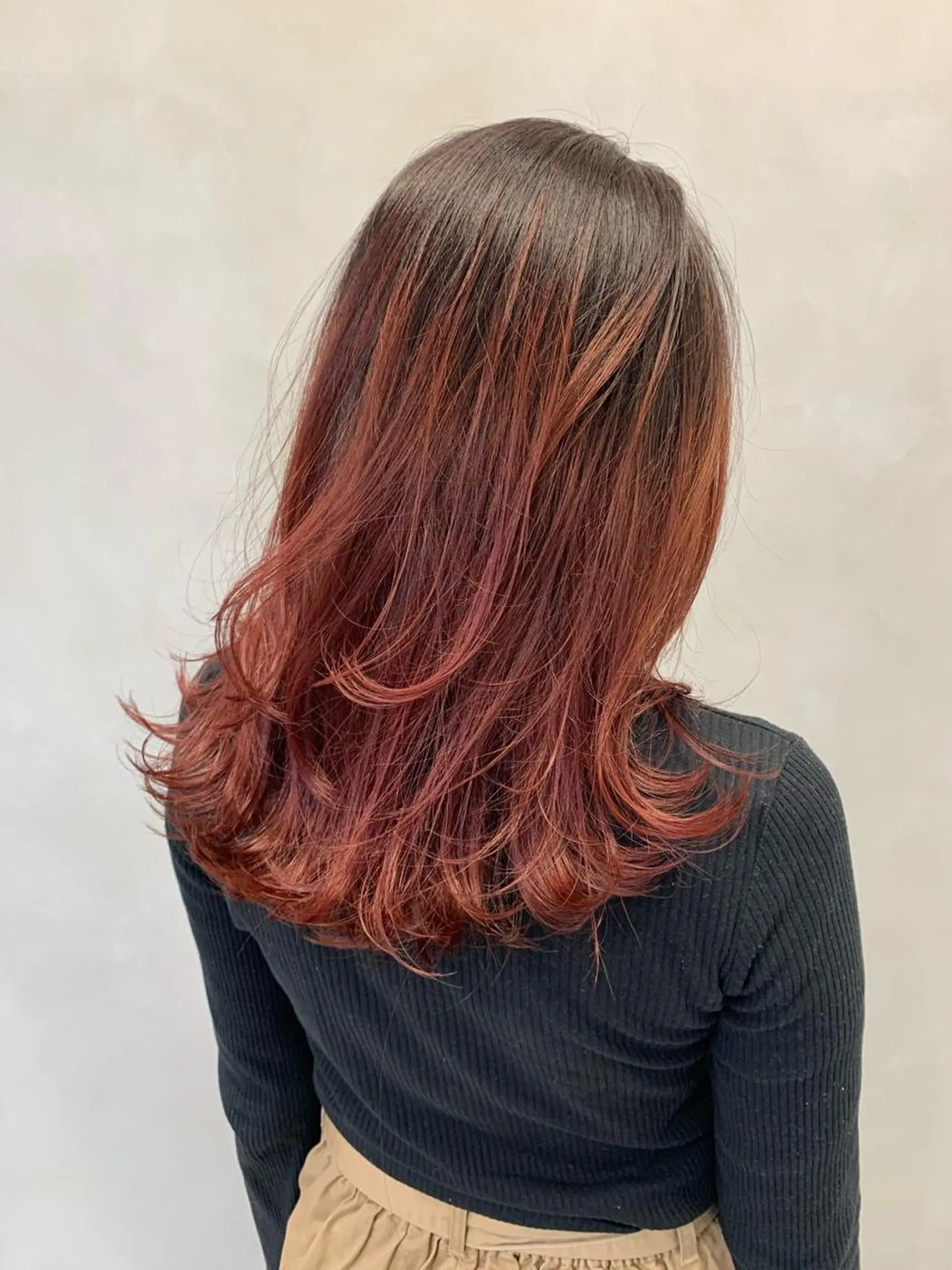 ミディアム カラー バレイヤージュ ブリーチ ブラウンカラー グラデーションカラー レッドカラー ヘアカラー 💈平島 拓也💈のヘアスタイル