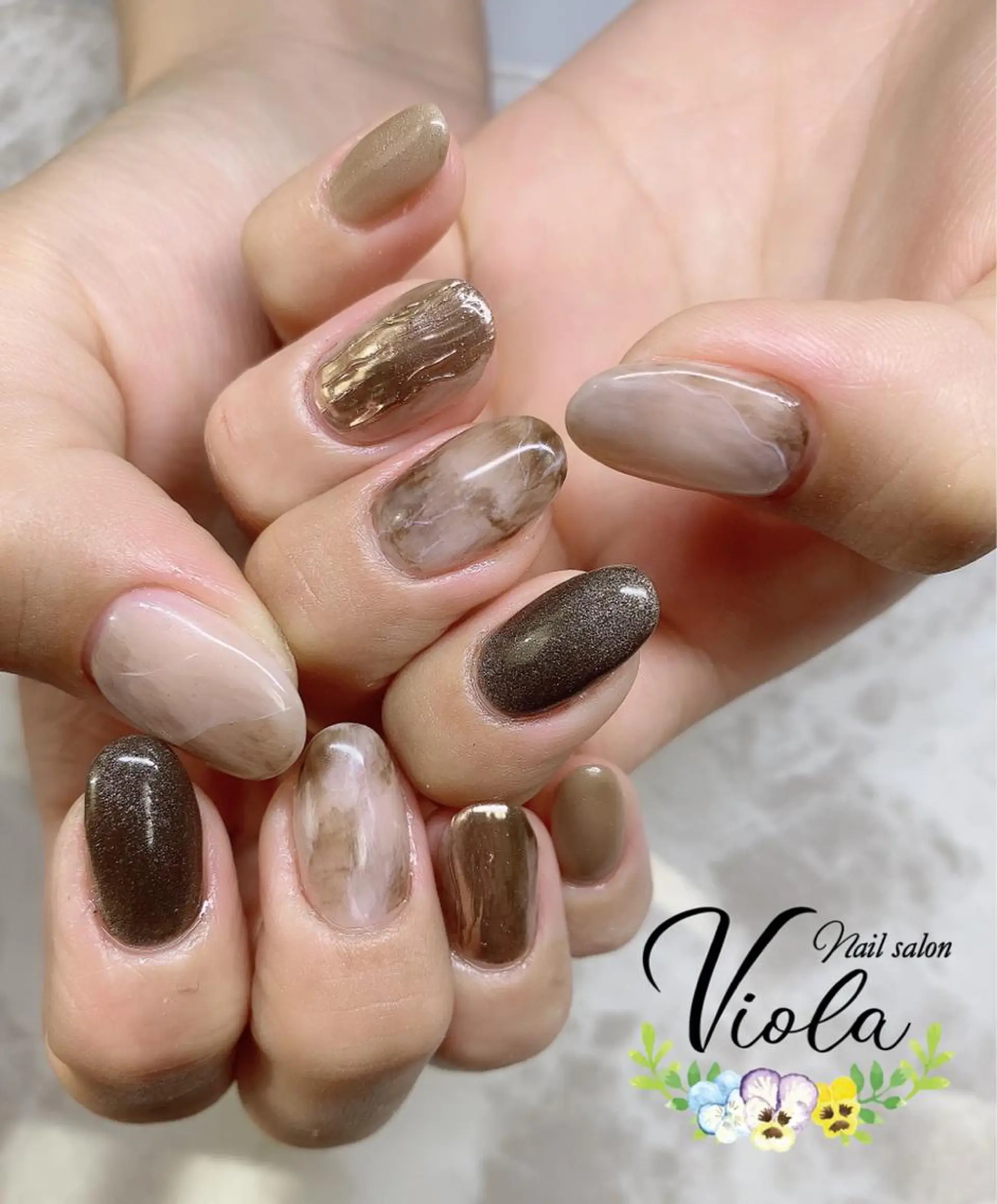 ネイル マグネットネイル ミラーネイル ニュアンスネイル ハンドネイル Nailsalon Viola所属・ネイルサロン Violaのネイルデザイン