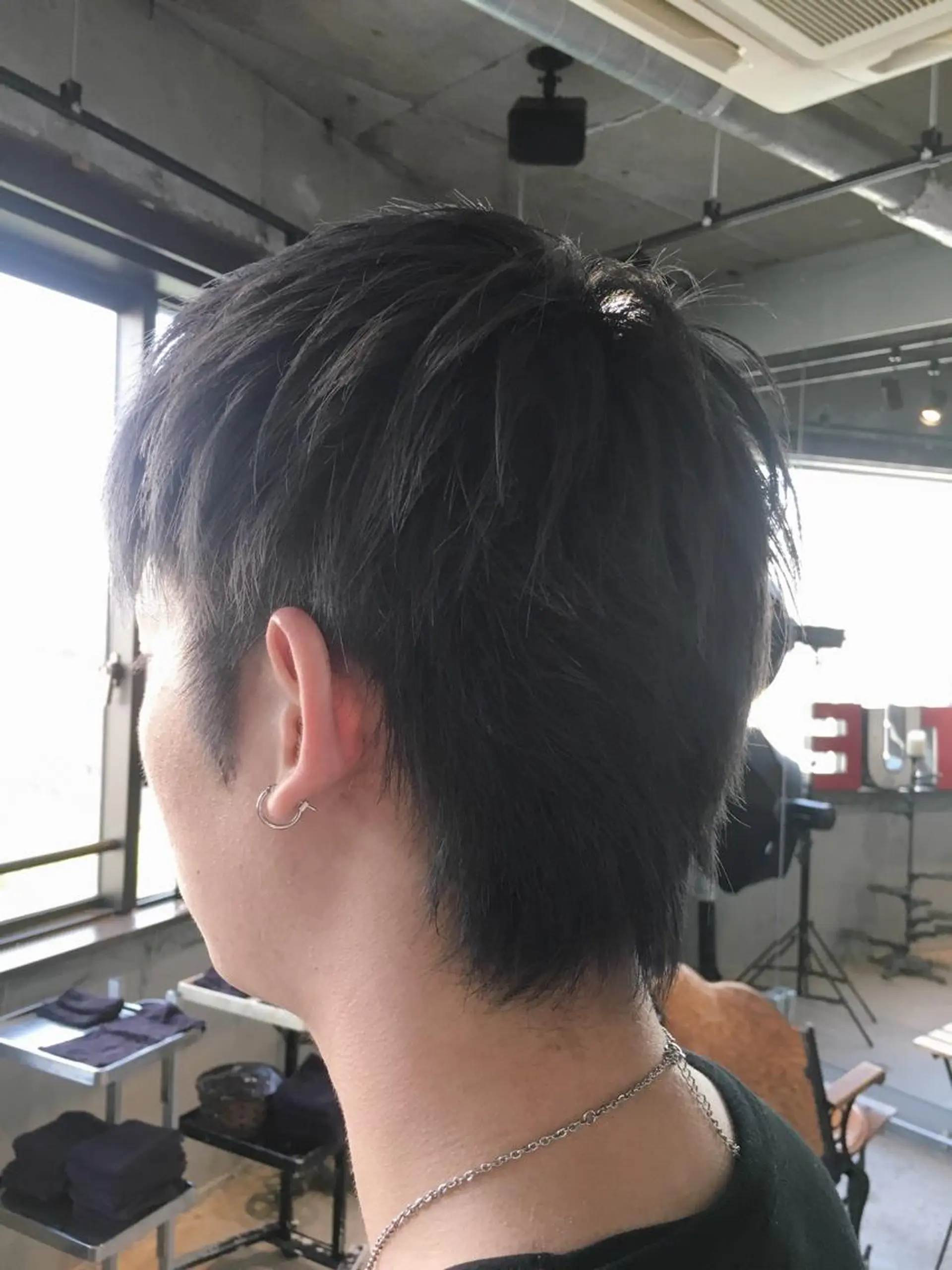 ショート カラー メンズ メンズブリーチ ブリーチ シルバー カット ヘアカラー トリートメント 代表 中島貴志のヘアスタイル