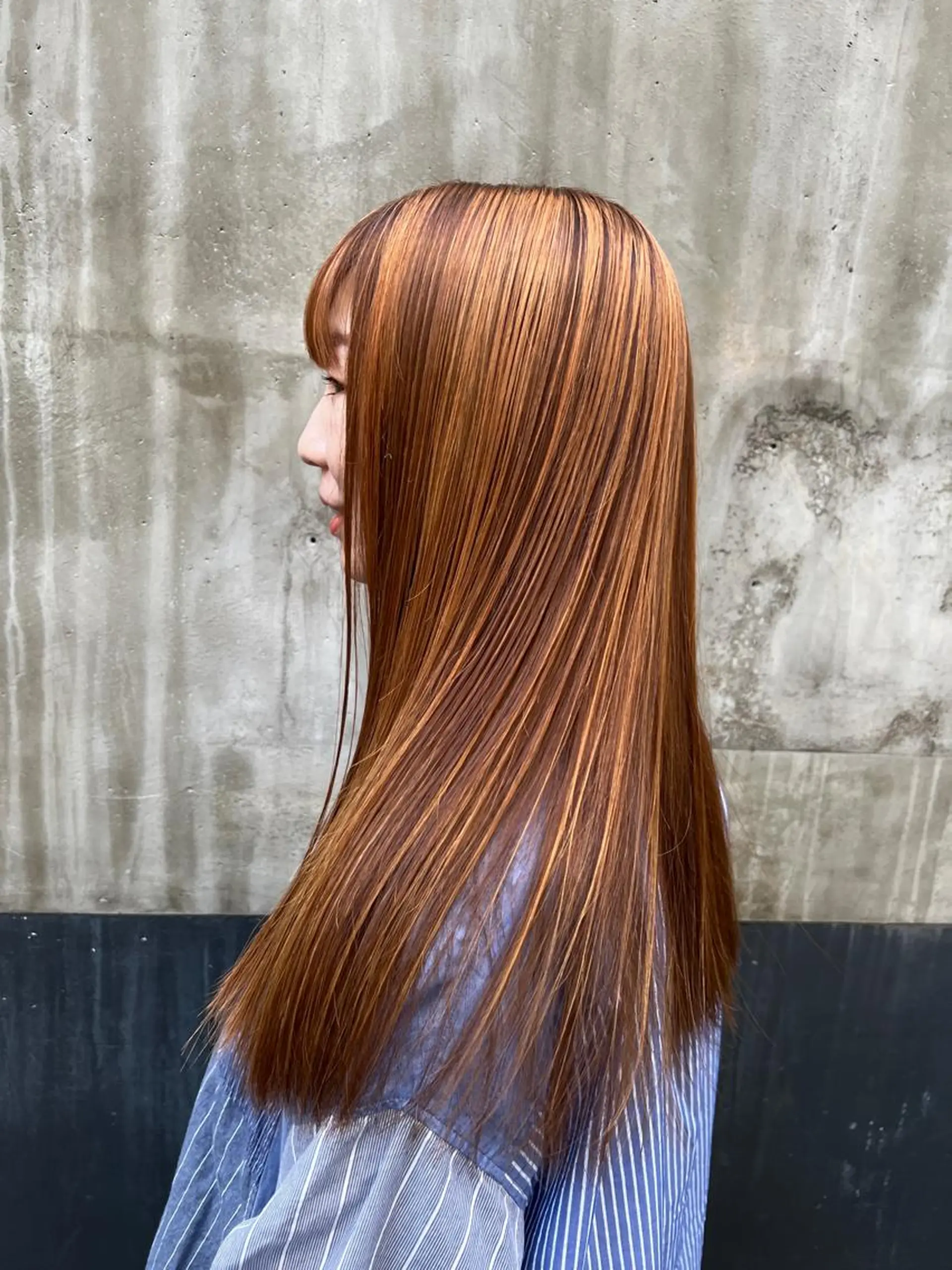 セミロング カラー ブリーチ ブラウンカラー ハイライトカラー オレンジ オレンジブラウン ヘアカラー トリートメント 🍇おぐら めぐみ🍇のヘアスタイル