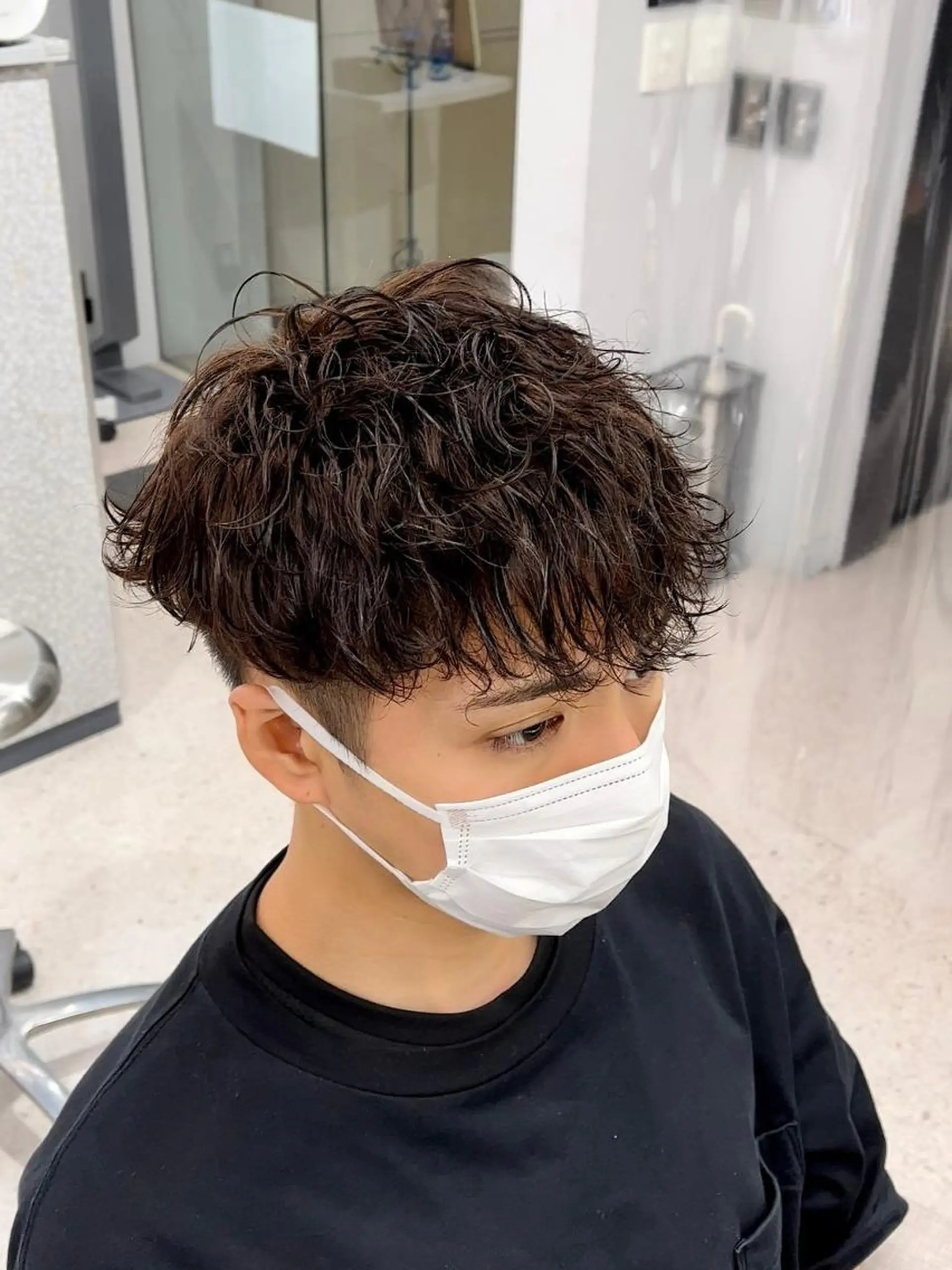 ショート パーマ ヘアアレンジ メンズ センターパート フェードカット マッシュ メンズパーマ メンズツイストパーマ mihoko/ ニュアンスパーマのヘアスタイル