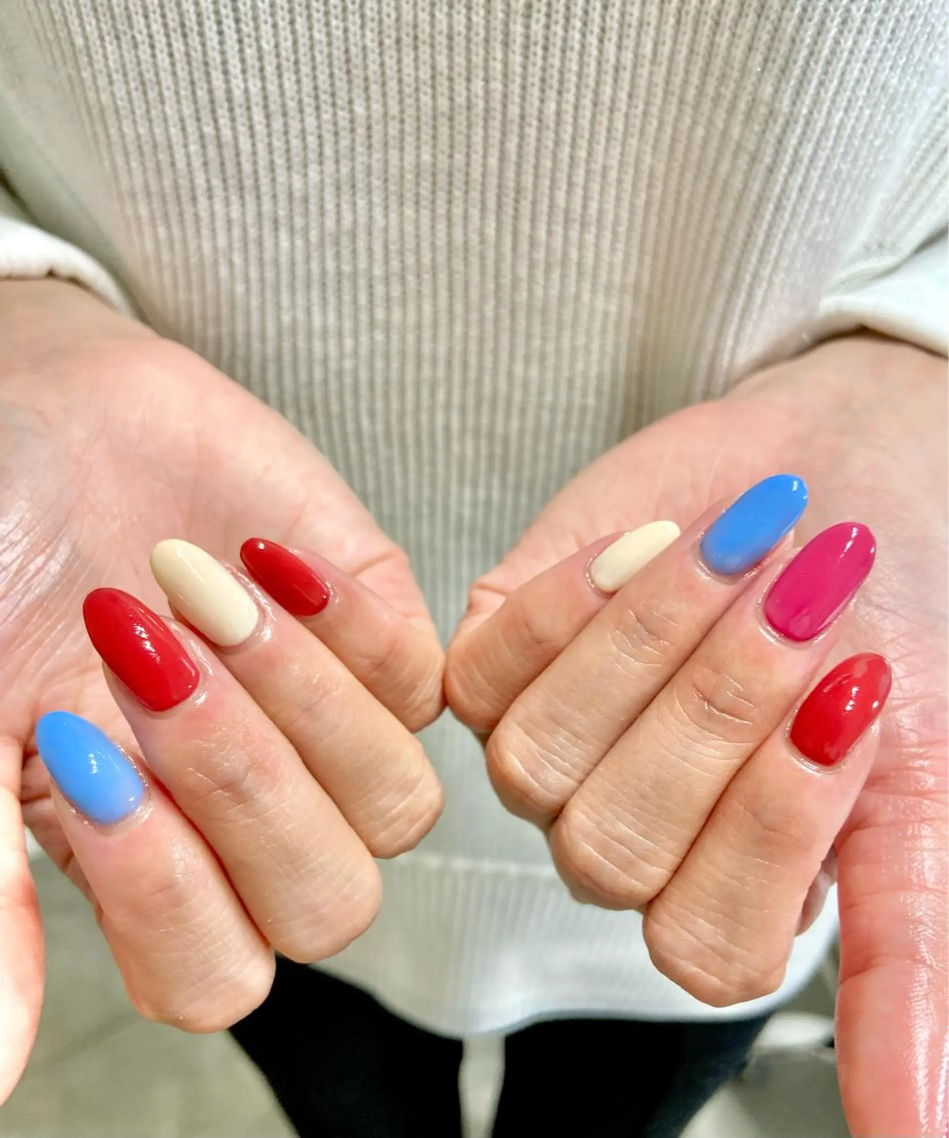 ネイル ブルー 水色 ワンカラーネイル ピンク 赤色 salon de oct.のネイルデザイン