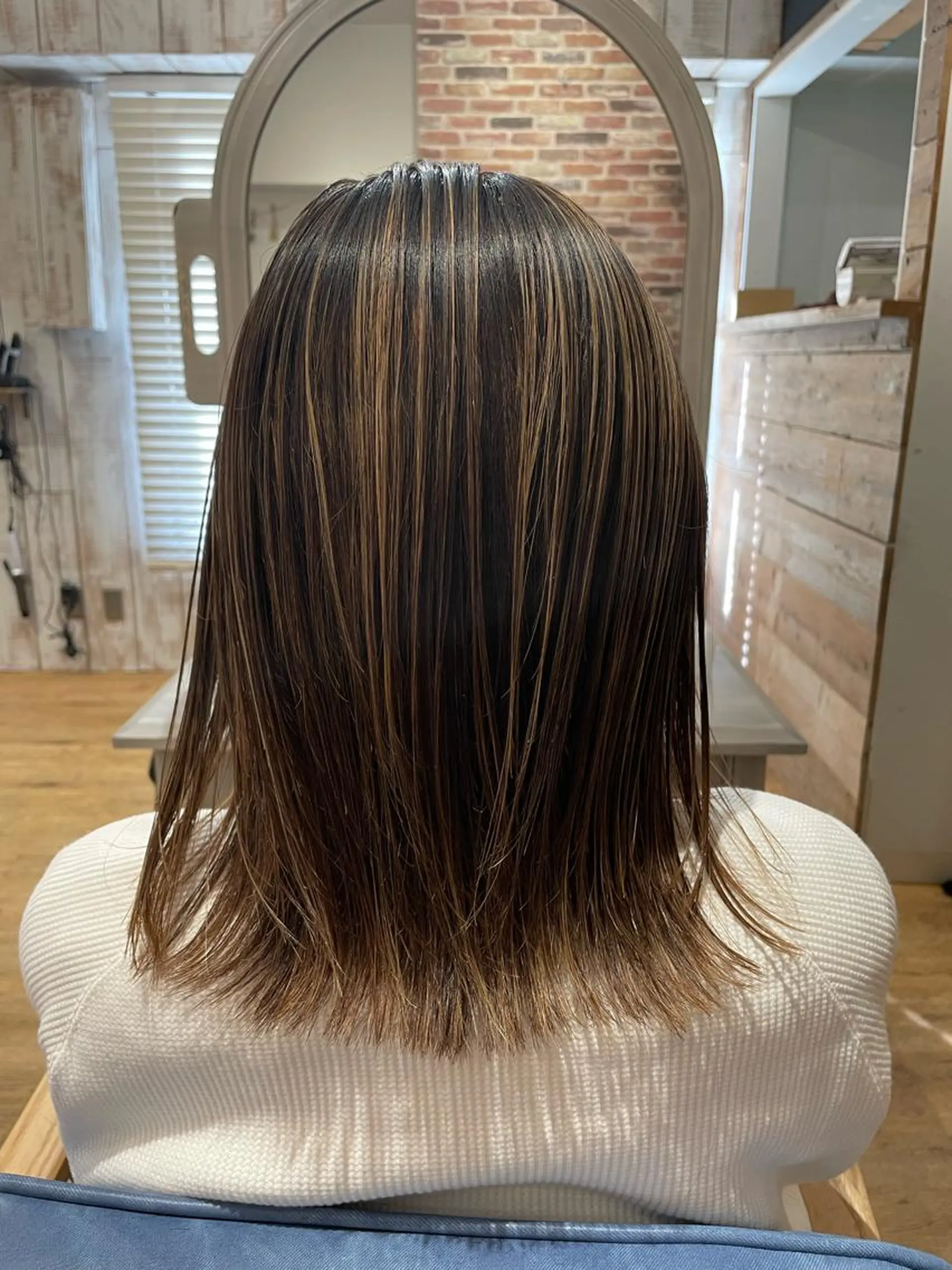 セミロング カラー ao.【アオ】所属・oikawa .のヘアスタイル